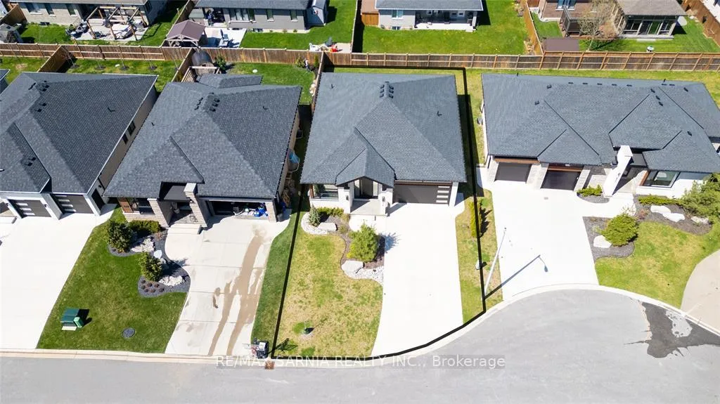Photo 32 of 616 Mead Boulevard, Sarnia — HOMEH