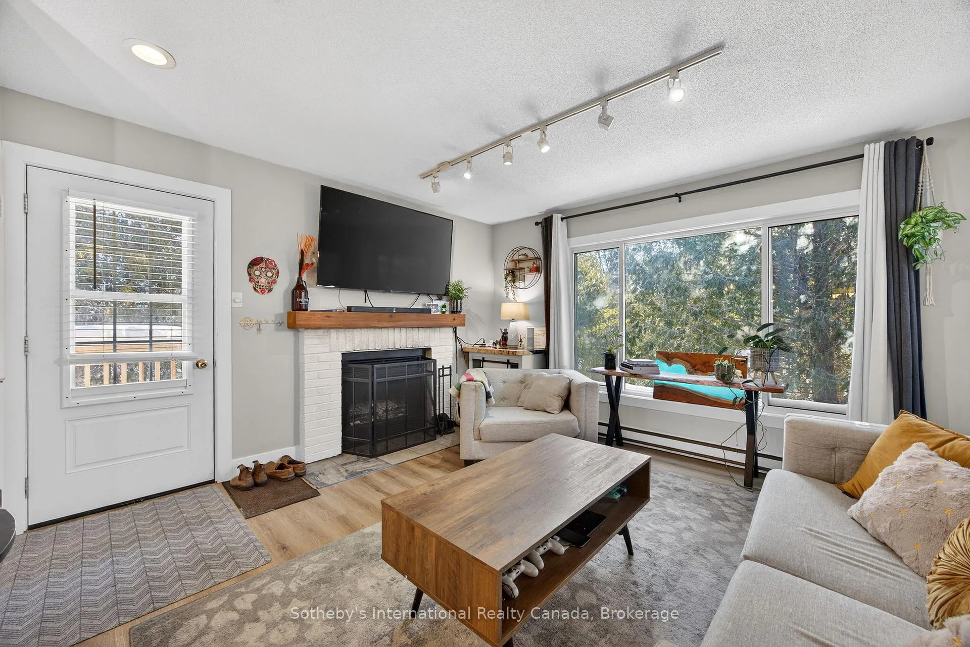 Photo 7 of Unit 113, 23 Dawson Drive, Collingwood — HOMEH