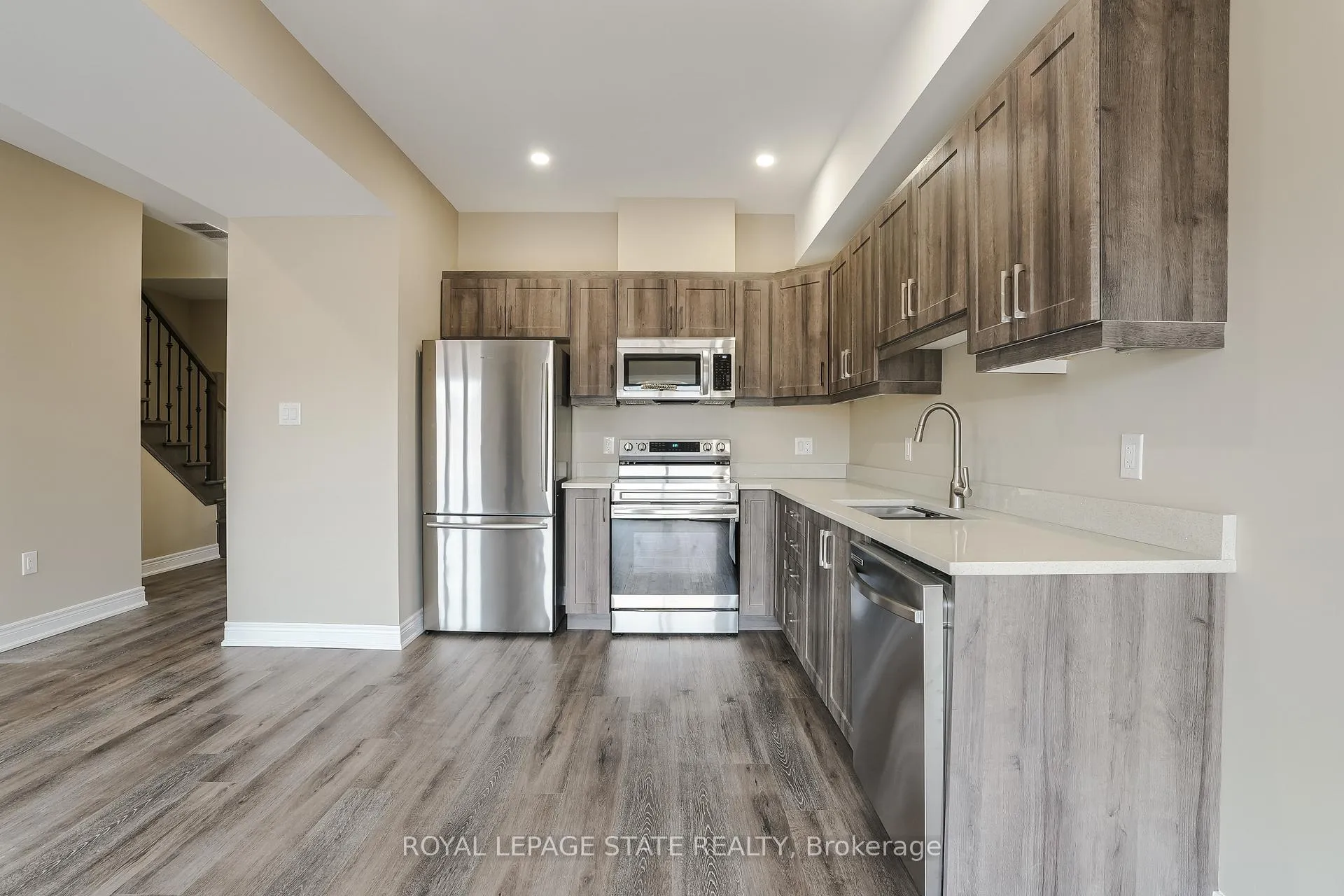 Photo 13 of Unit Upper, 177 Rykert Street, St. Catharines, Western Hill — HOMEH