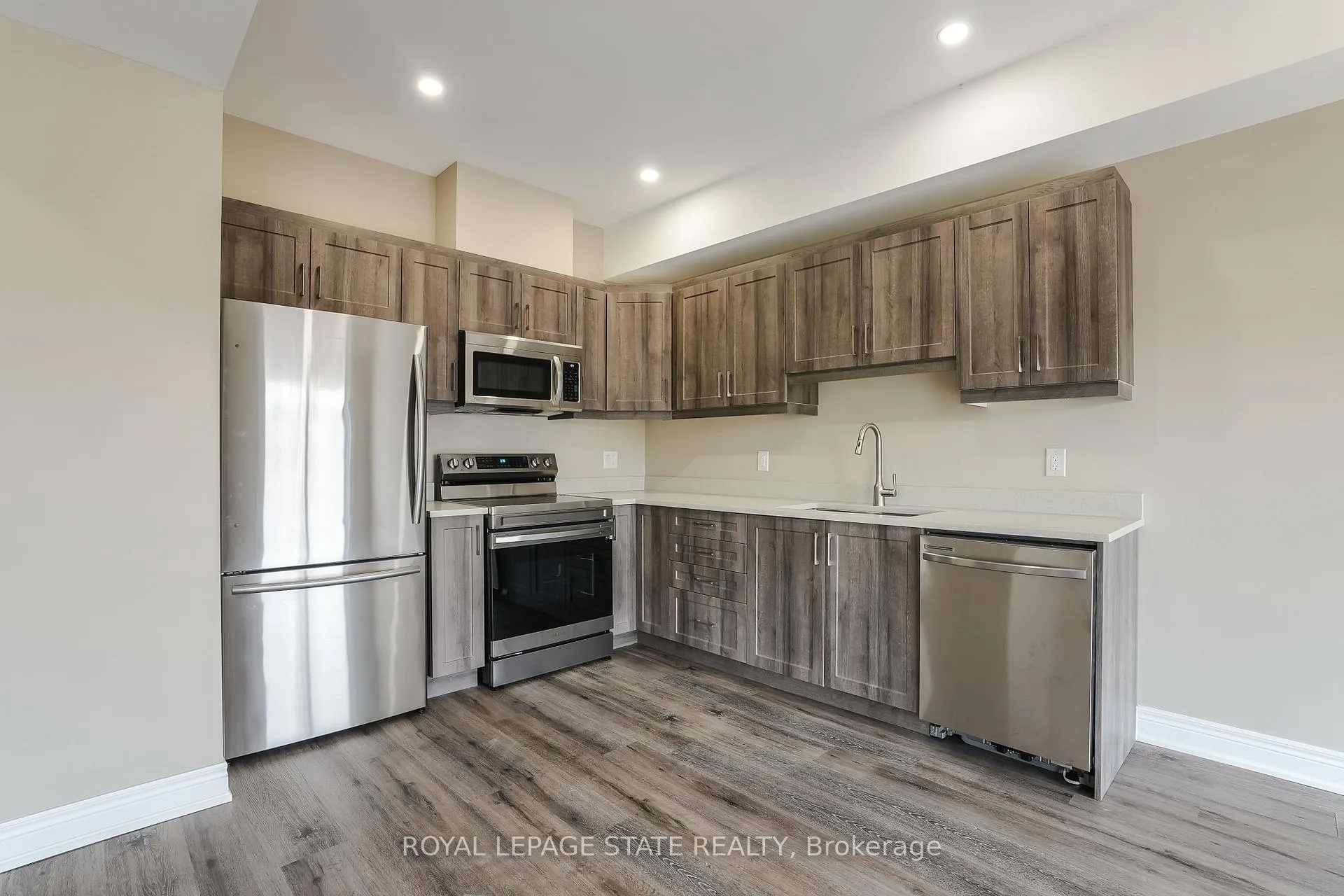 Photo 14 of Unit Upper, 177 Rykert Street, St. Catharines, Western Hill — HOMEH