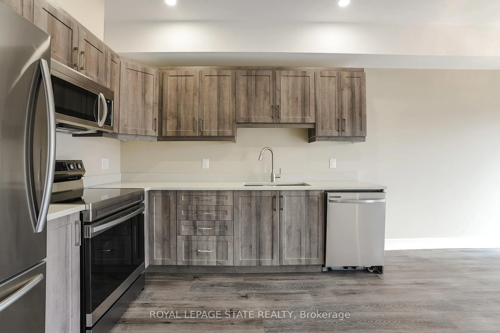 Photo 15 of Unit Upper, 177 Rykert Street, St. Catharines, Western Hill — HOMEH