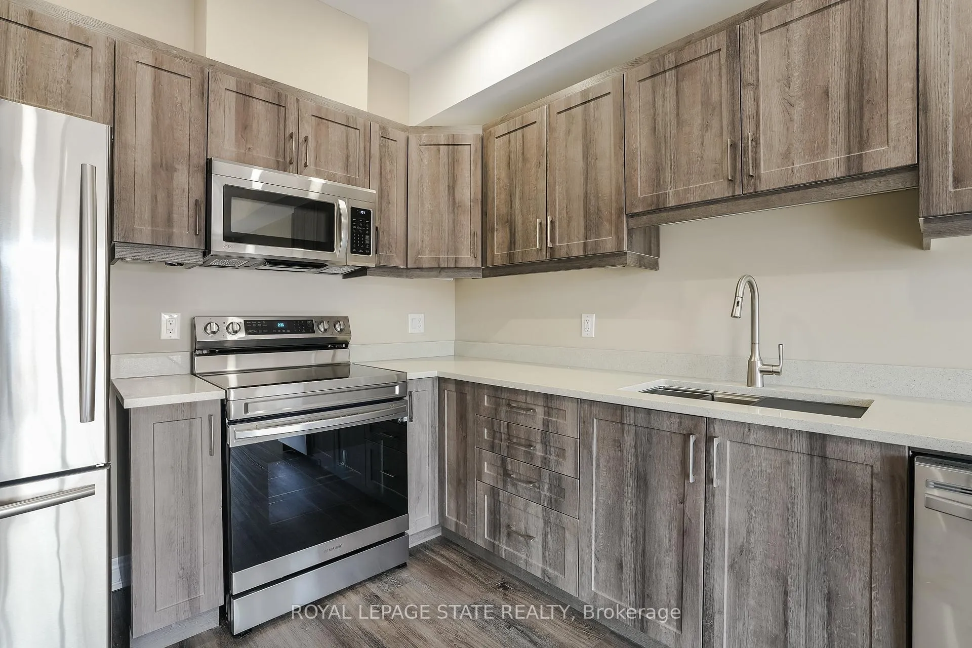 Photo 16 of Unit Upper, 177 Rykert Street, St. Catharines, Western Hill — HOMEH