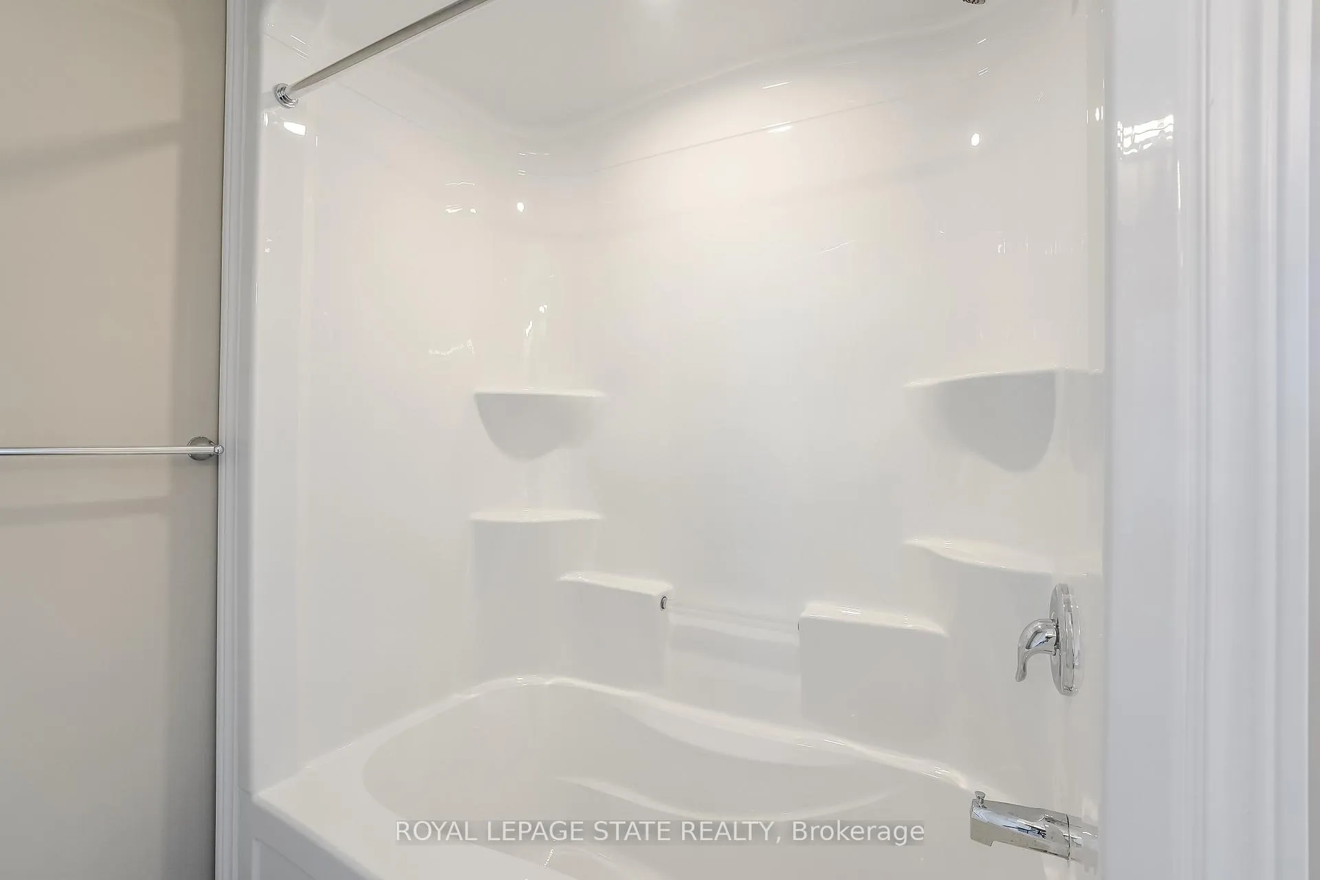Photo 27 of Unit Upper, 177 Rykert Street, St. Catharines, Western Hill — HOMEH