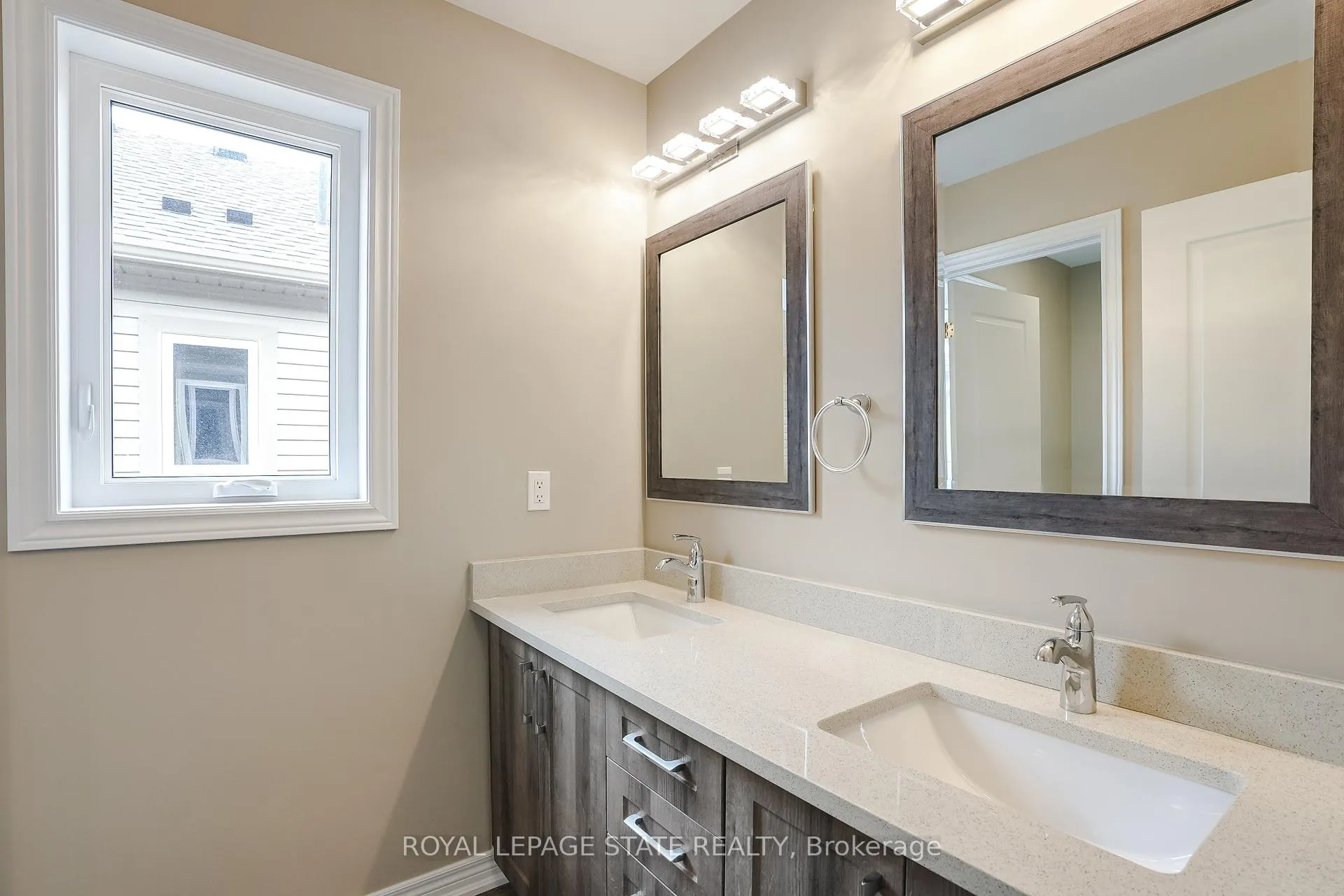Photo 35 of Unit Upper, 177 Rykert Street, St. Catharines, Western Hill — HOMEH