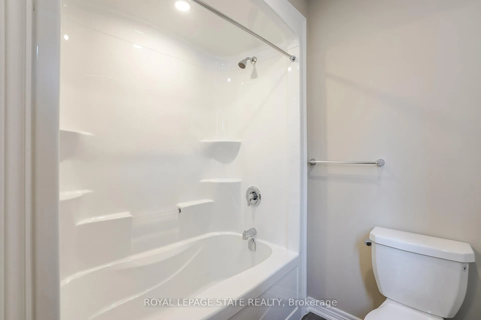Photo 36 of Unit Upper, 177 Rykert Street, St. Catharines, Western Hill — HOMEH