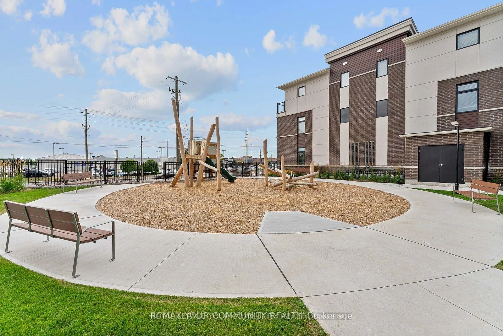 Photo 3 of Unit 117, 755 Omega Drive, Pickering, Woodlands — HOMEH