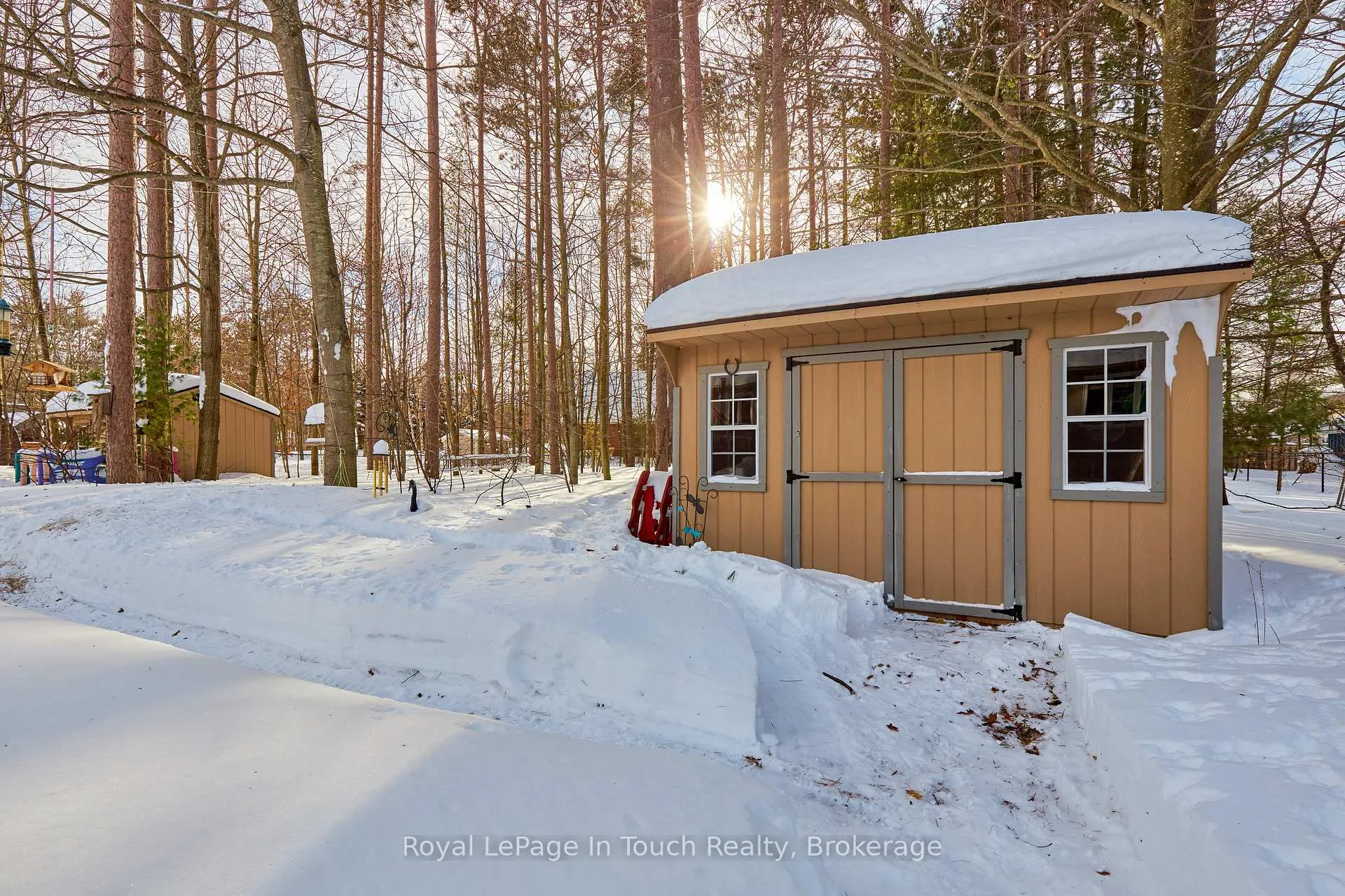 Photo 35 of 40 Maryjane Road, Tiny, Wyevale — HOMEH