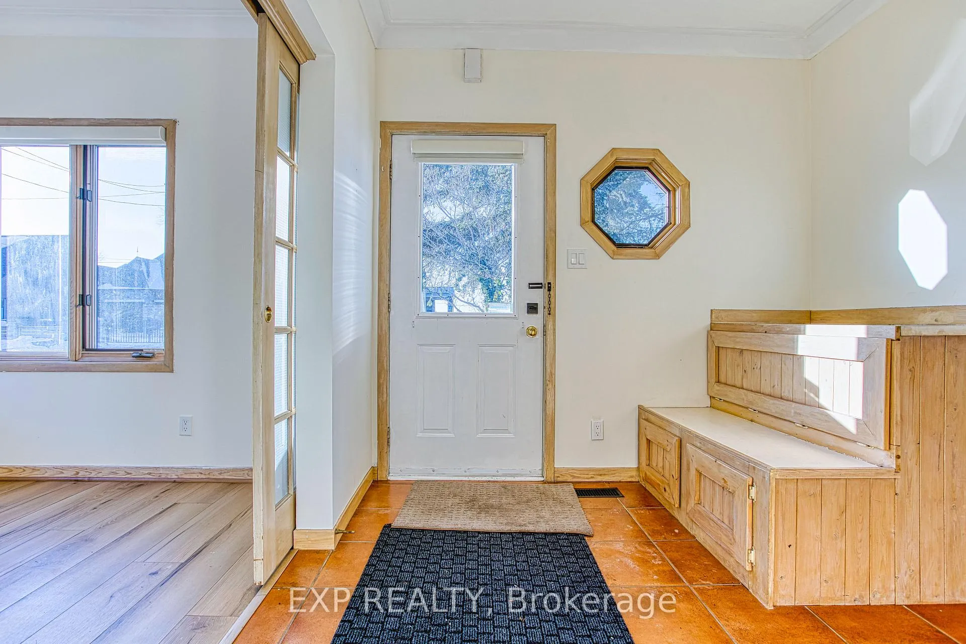 Photo 6 of 98 Creanona Boulevard, Hamilton, Winona Park — HOMEH
