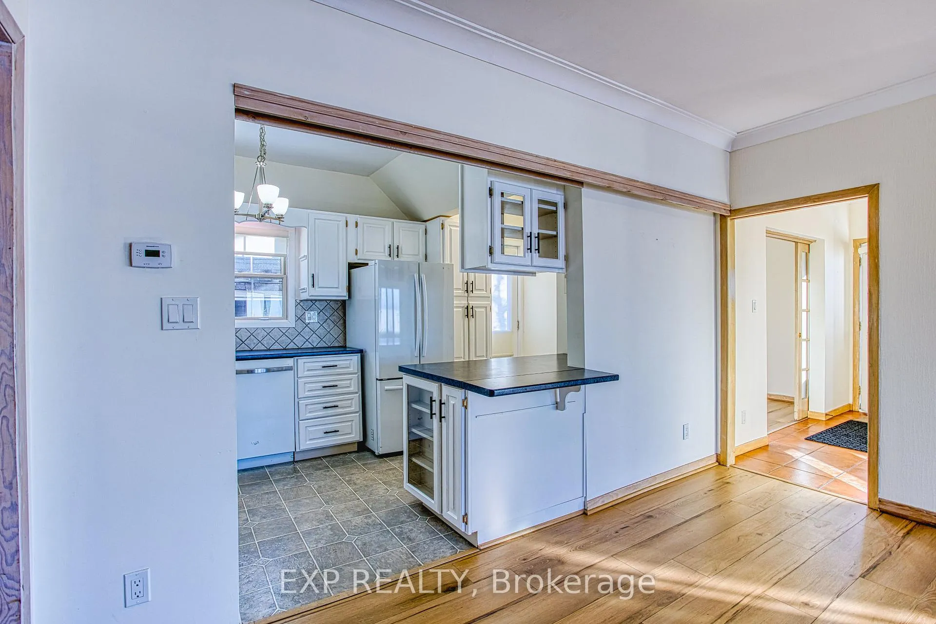 Photo 13 of 98 Creanona Boulevard, Hamilton, Winona Park — HOMEH