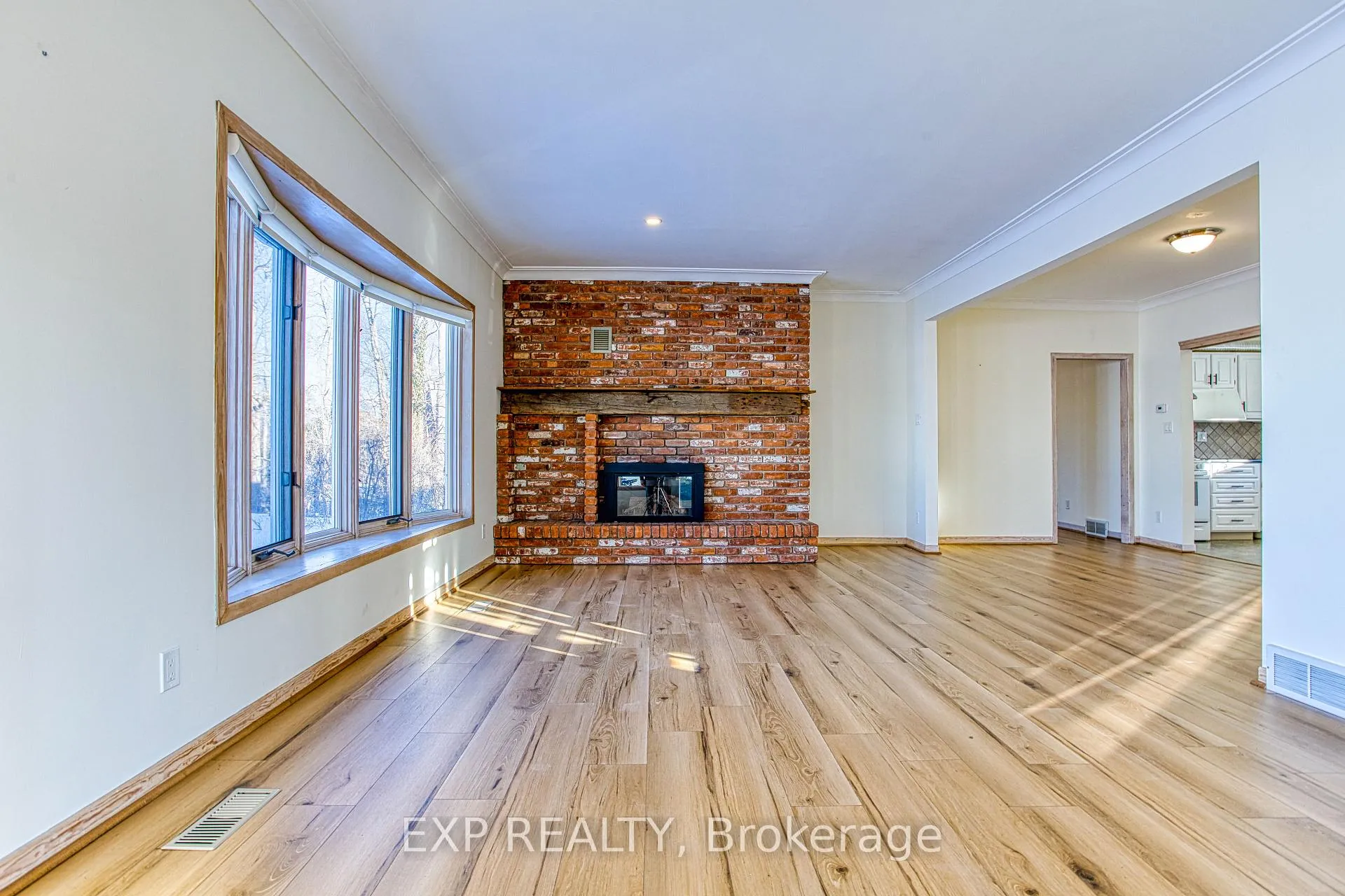 Photo 21 of 98 Creanona Boulevard, Hamilton, Winona Park — HOMEH