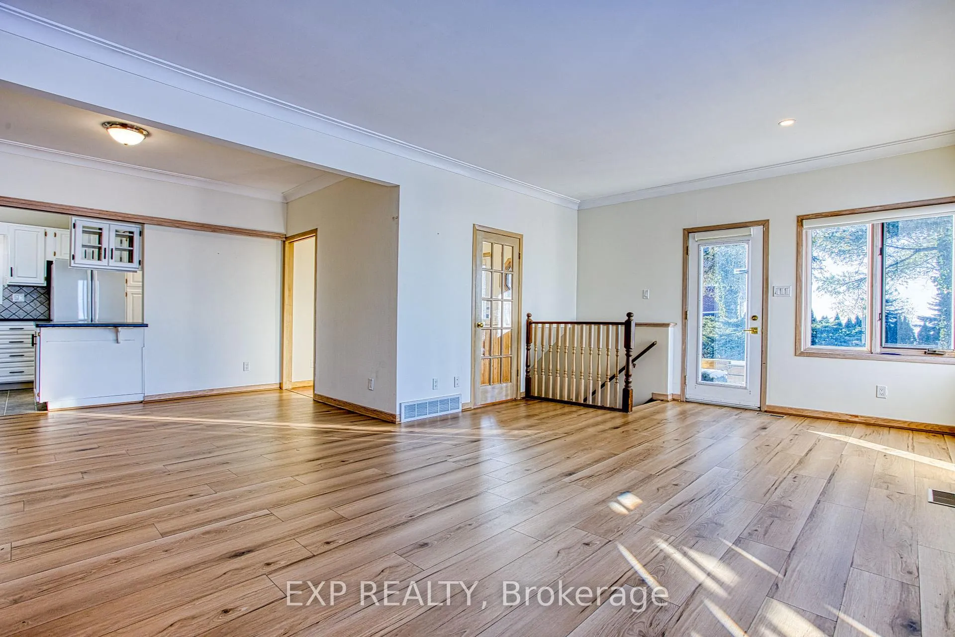 Photo 22 of 98 Creanona Boulevard, Hamilton, Winona Park — HOMEH