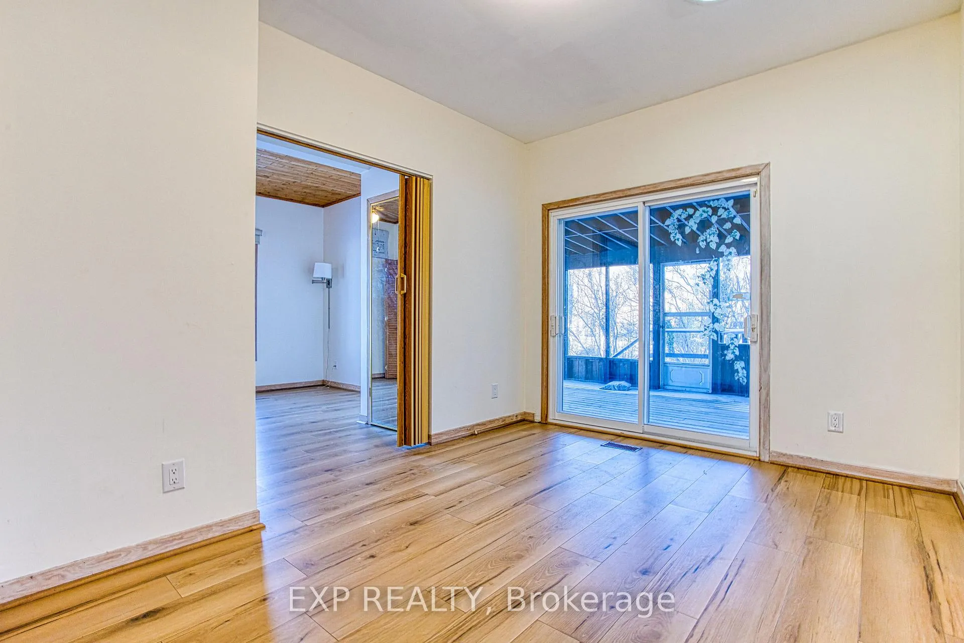 Photo 23 of 98 Creanona Boulevard, Hamilton, Winona Park — HOMEH