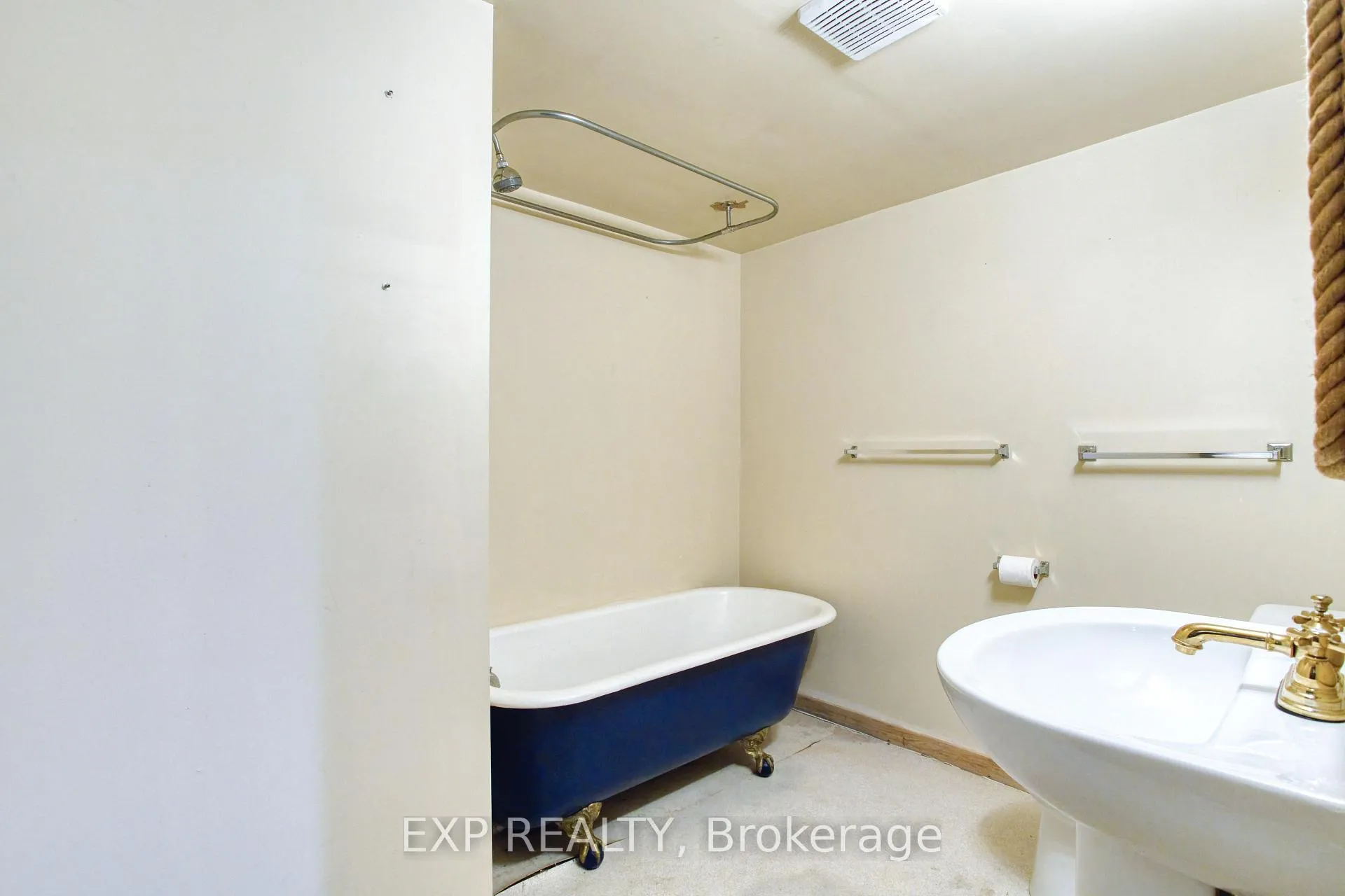 Photo 30 of 98 Creanona Boulevard, Hamilton, Winona Park — HOMEH