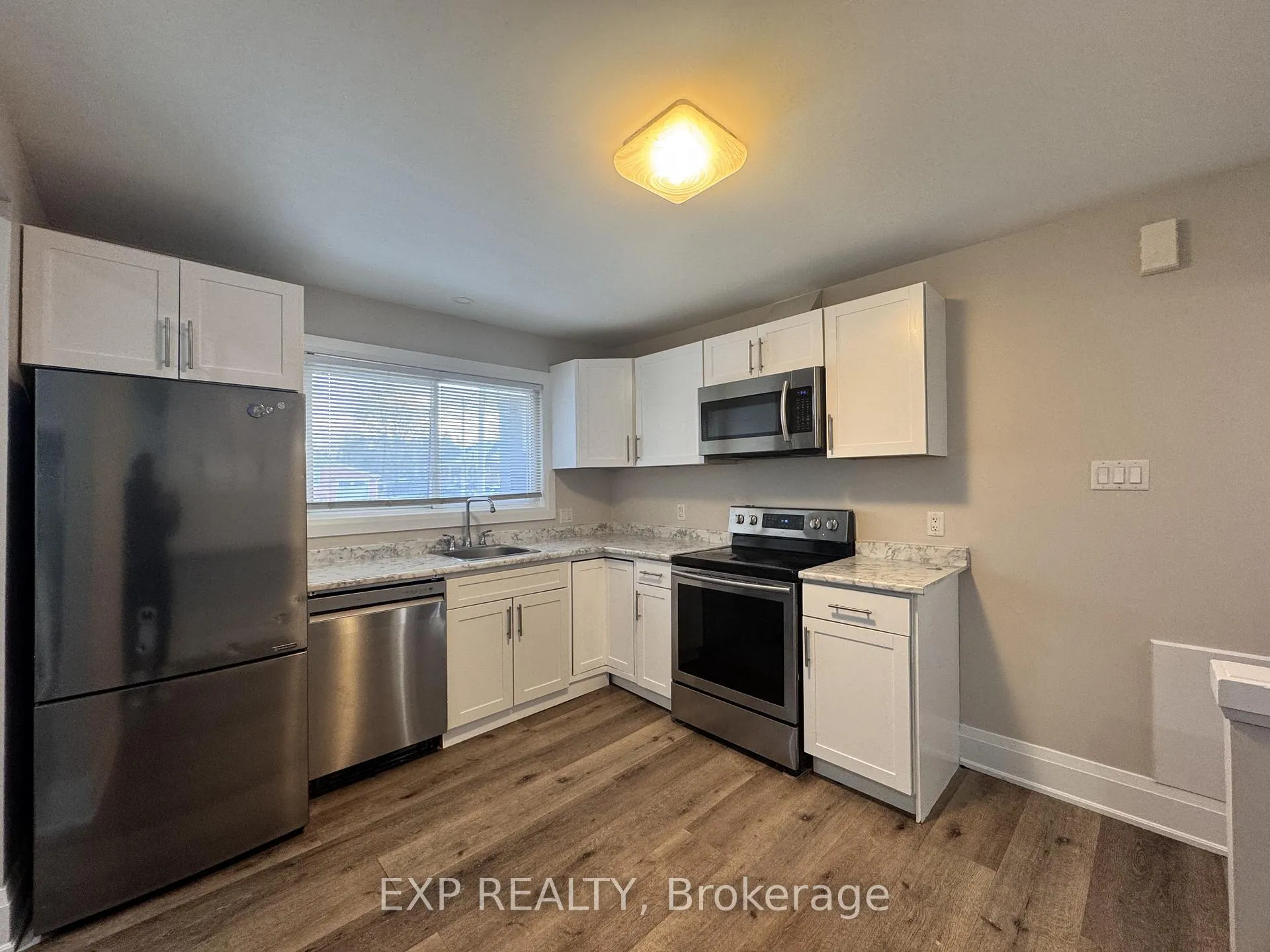 Photo 15 of 324 West 5TH Street, Hamilton, Buchanan — HOMEH