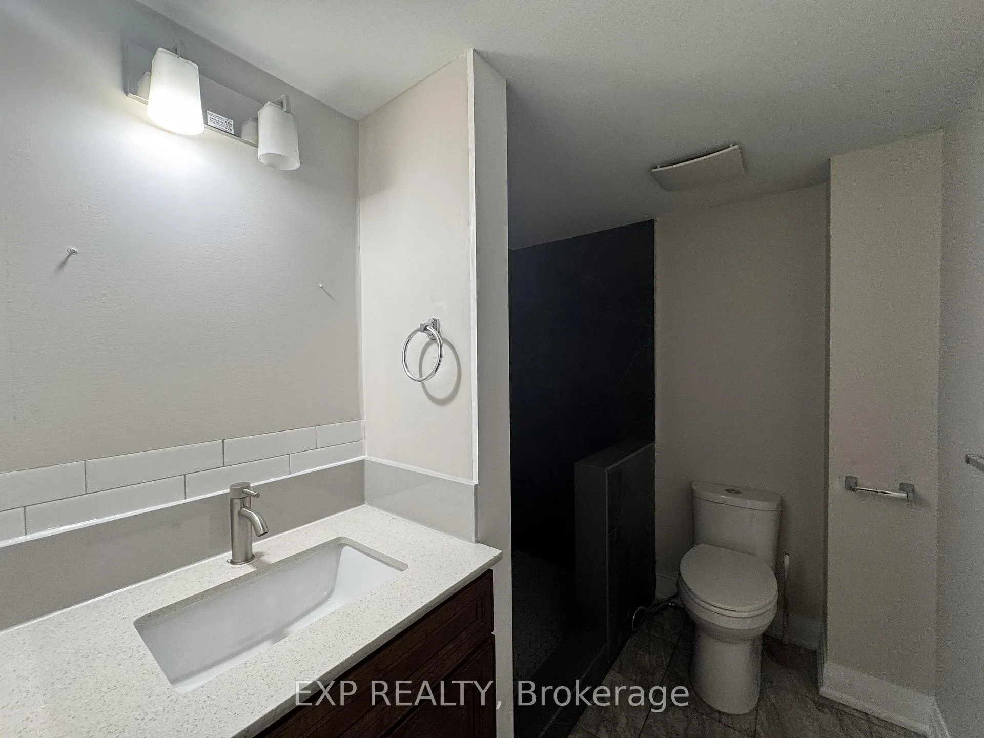 Photo 44 of 324 West 5TH Street, Hamilton, Buchanan — HOMEH