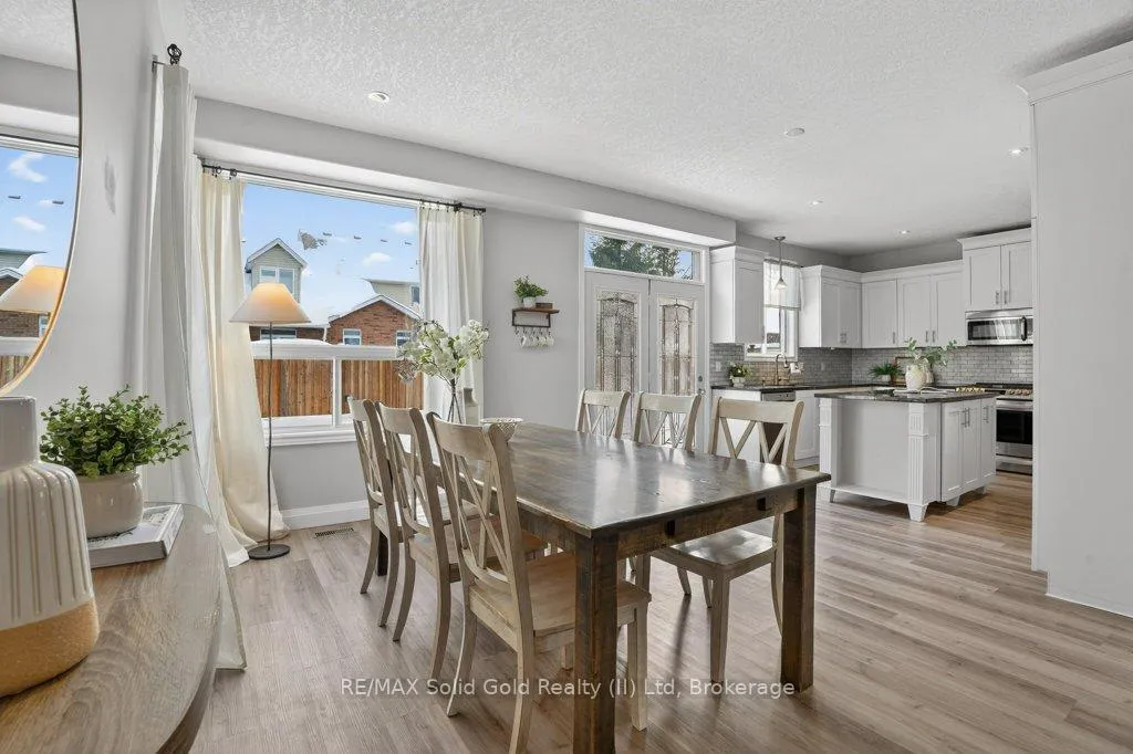 Photo 8 of 614 Rock Point Crescent, Waterloo — HOMEH