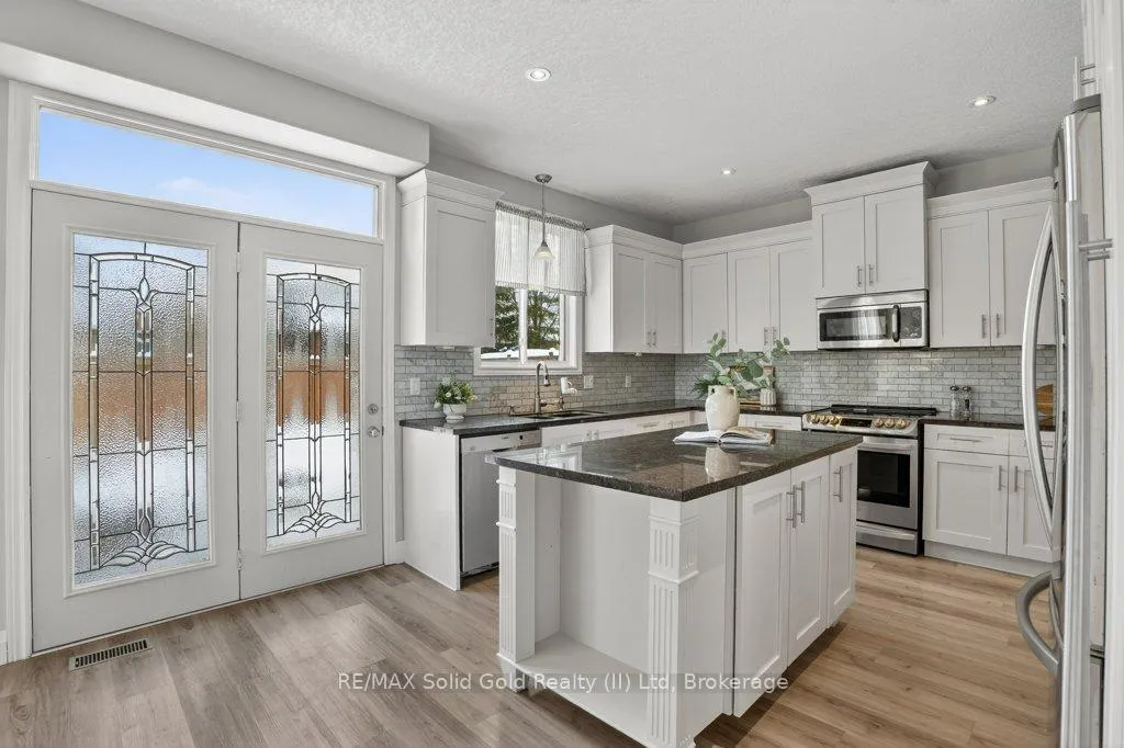Photo 10 of 614 Rock Point Crescent, Waterloo — HOMEH