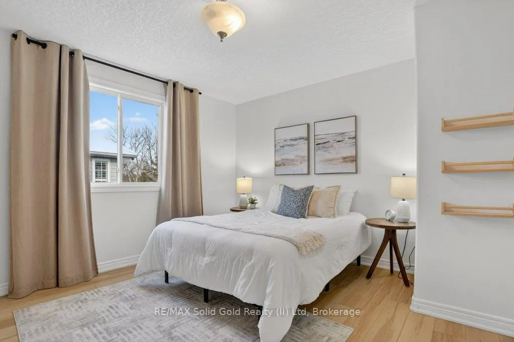 Photo 17 of 614 Rock Point Crescent, Waterloo — HOMEH