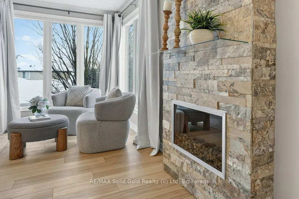 Photo 23 of 614 Rock Point Crescent, Waterloo — HOMEH