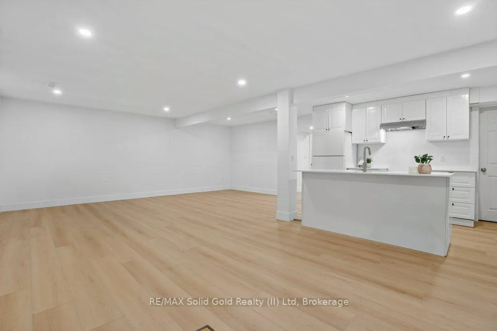 Photo 29 of 614 Rock Point Crescent, Waterloo — HOMEH