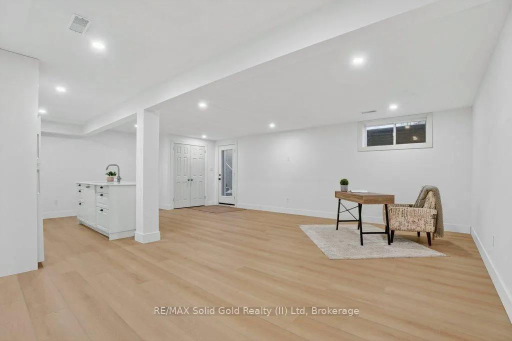 Photo 34 of 614 Rock Point Crescent, Waterloo — HOMEH