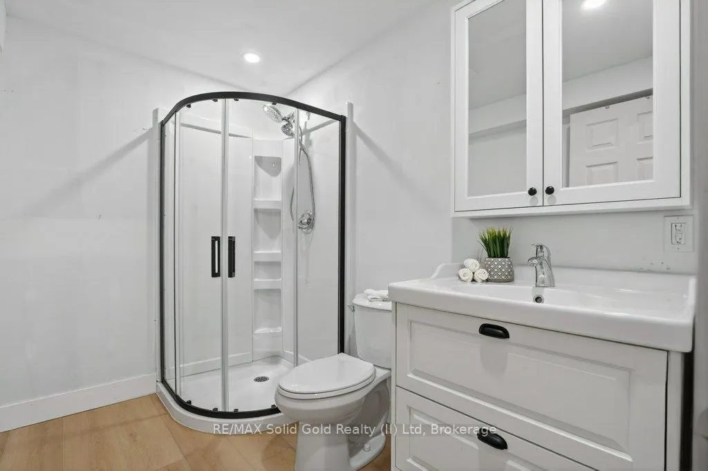 Photo 35 of 614 Rock Point Crescent, Waterloo — HOMEH