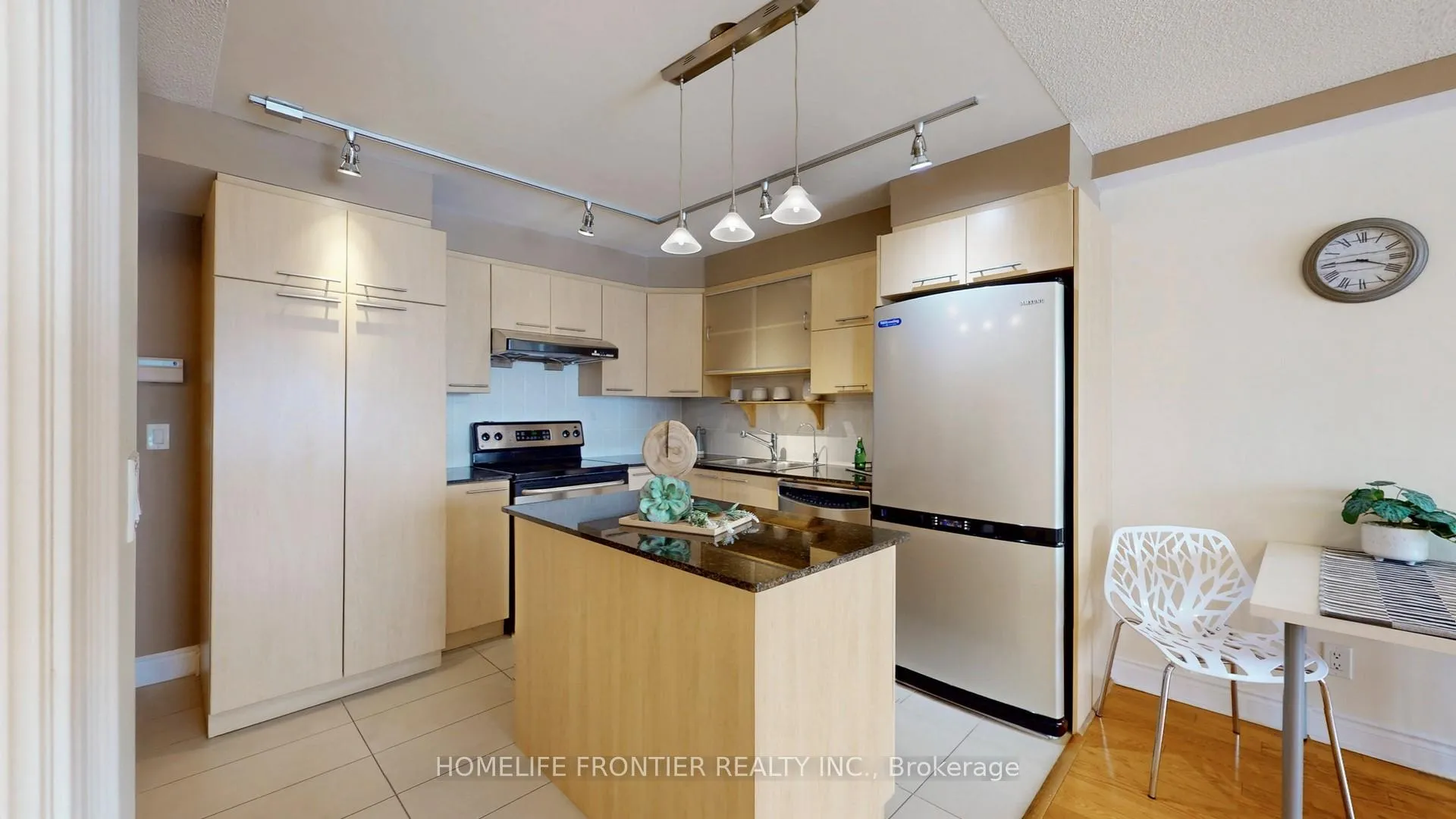 Photo 5 of Unit 908, 37 Galleria Parkway, Markham, Commerce Valley — HOMEH