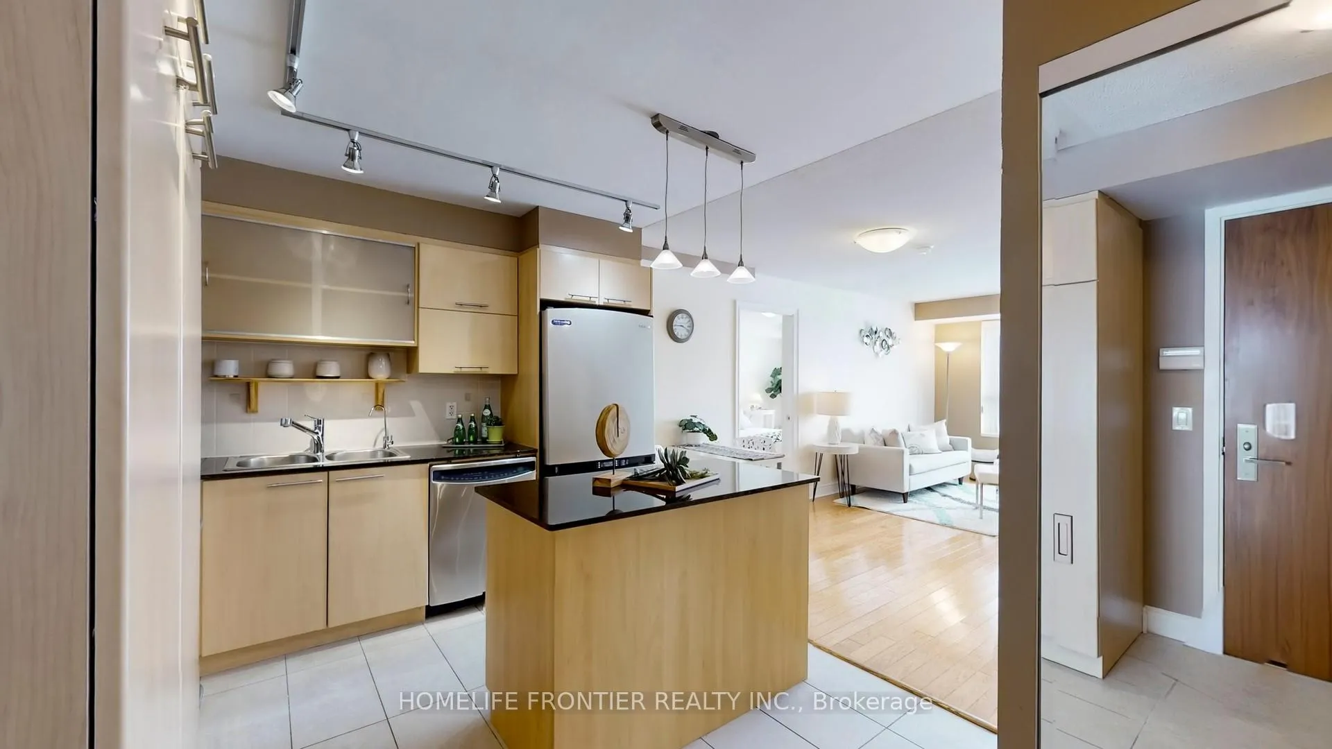Photo 6 of Unit 908, 37 Galleria Parkway, Markham, Commerce Valley — HOMEH