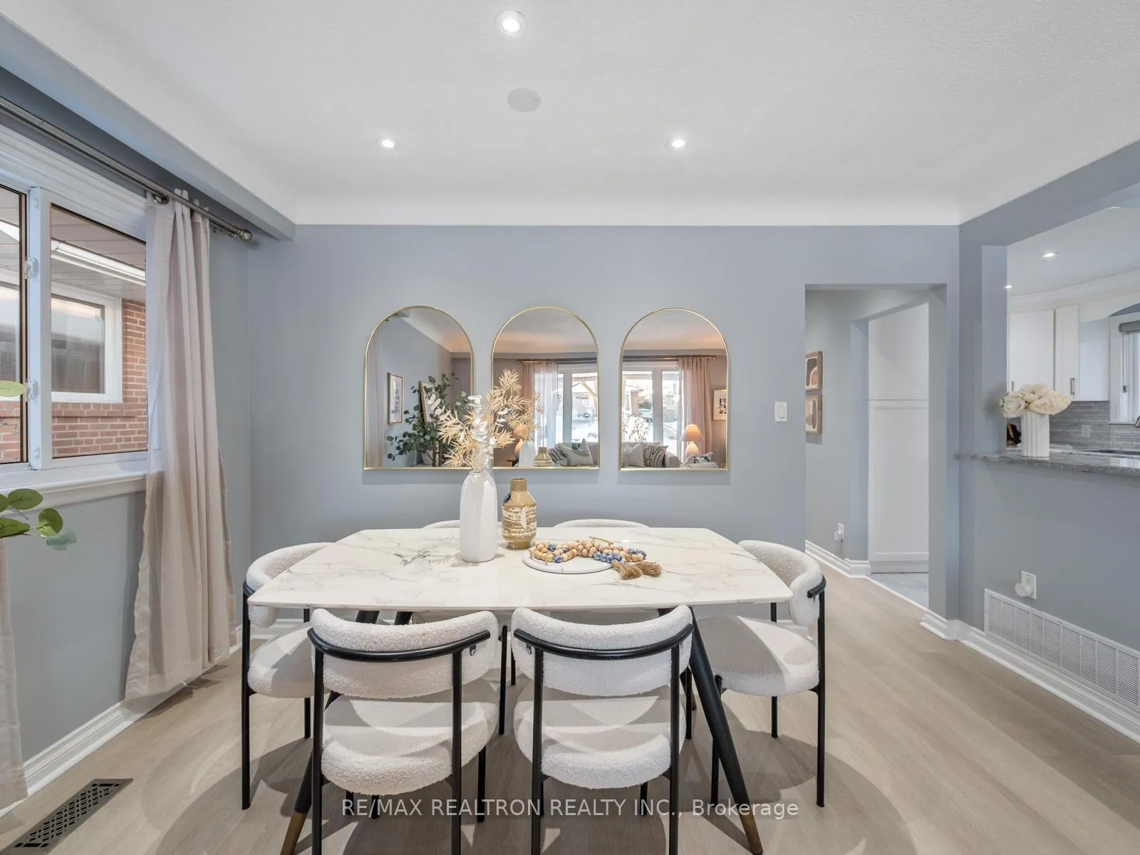 Photo 9 of 6 Minnowburn Street, Scarborough, Tam O'Shanter-Sullivan — HOMEH