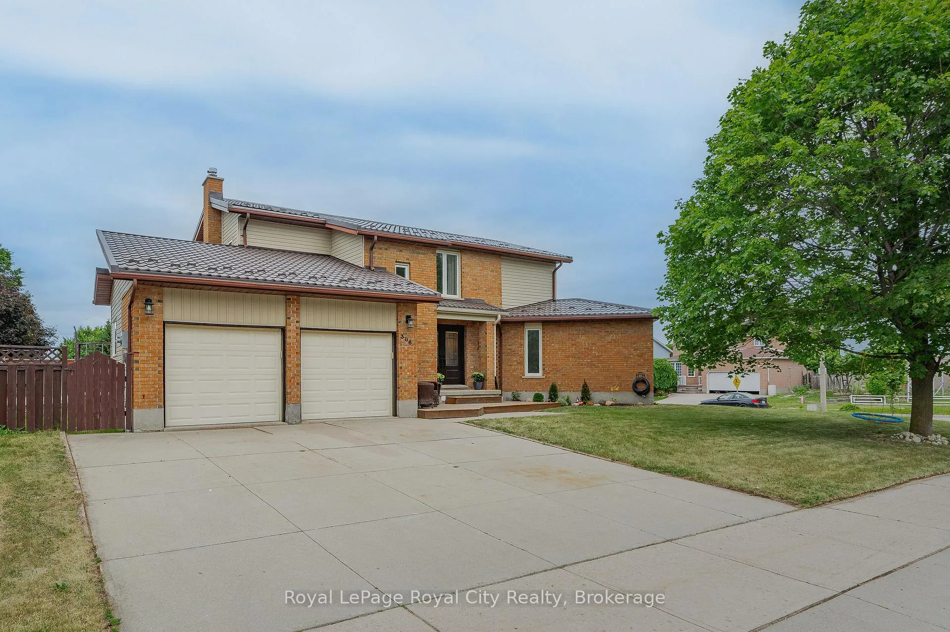 Photo 3 of 306 Imperial Road S, Guelph, Willow West/Sugarbush/West Acres — HOMEH