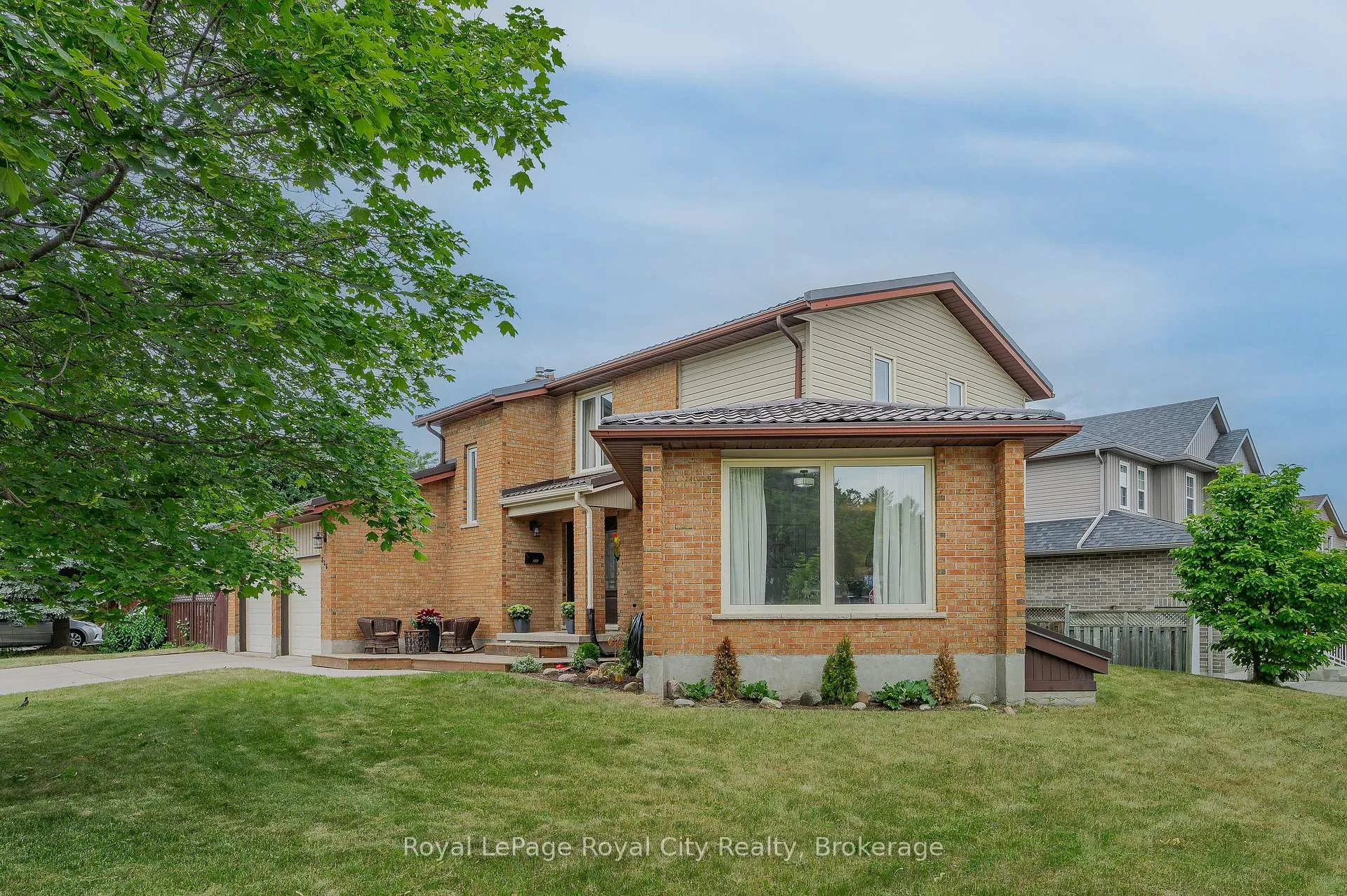 Photo 4 of 306 Imperial Road S, Guelph, Willow West/Sugarbush/West Acres — HOMEH
