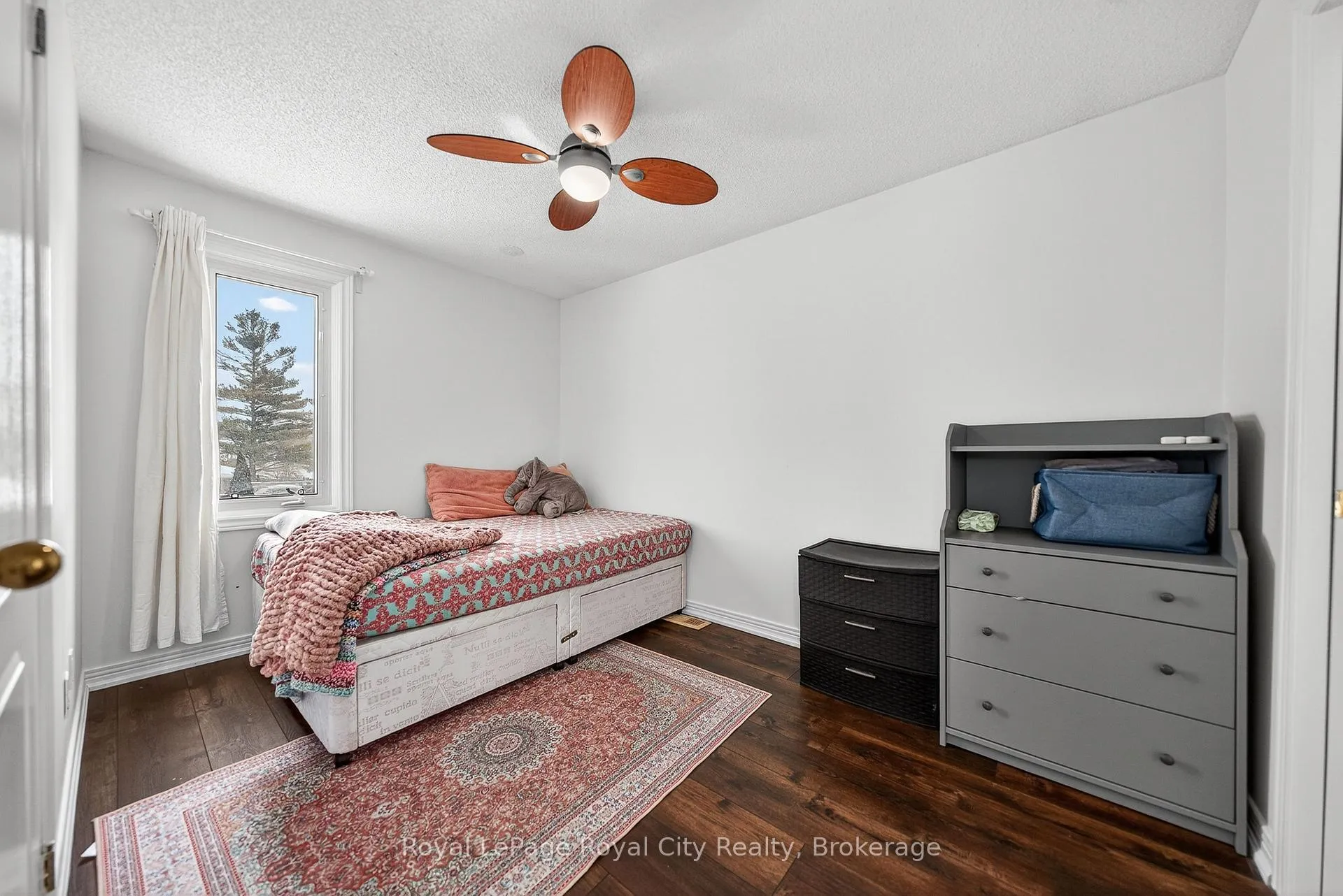 Photo 28 of 306 Imperial Road S, Guelph, Willow West/Sugarbush/West Acres — HOMEH