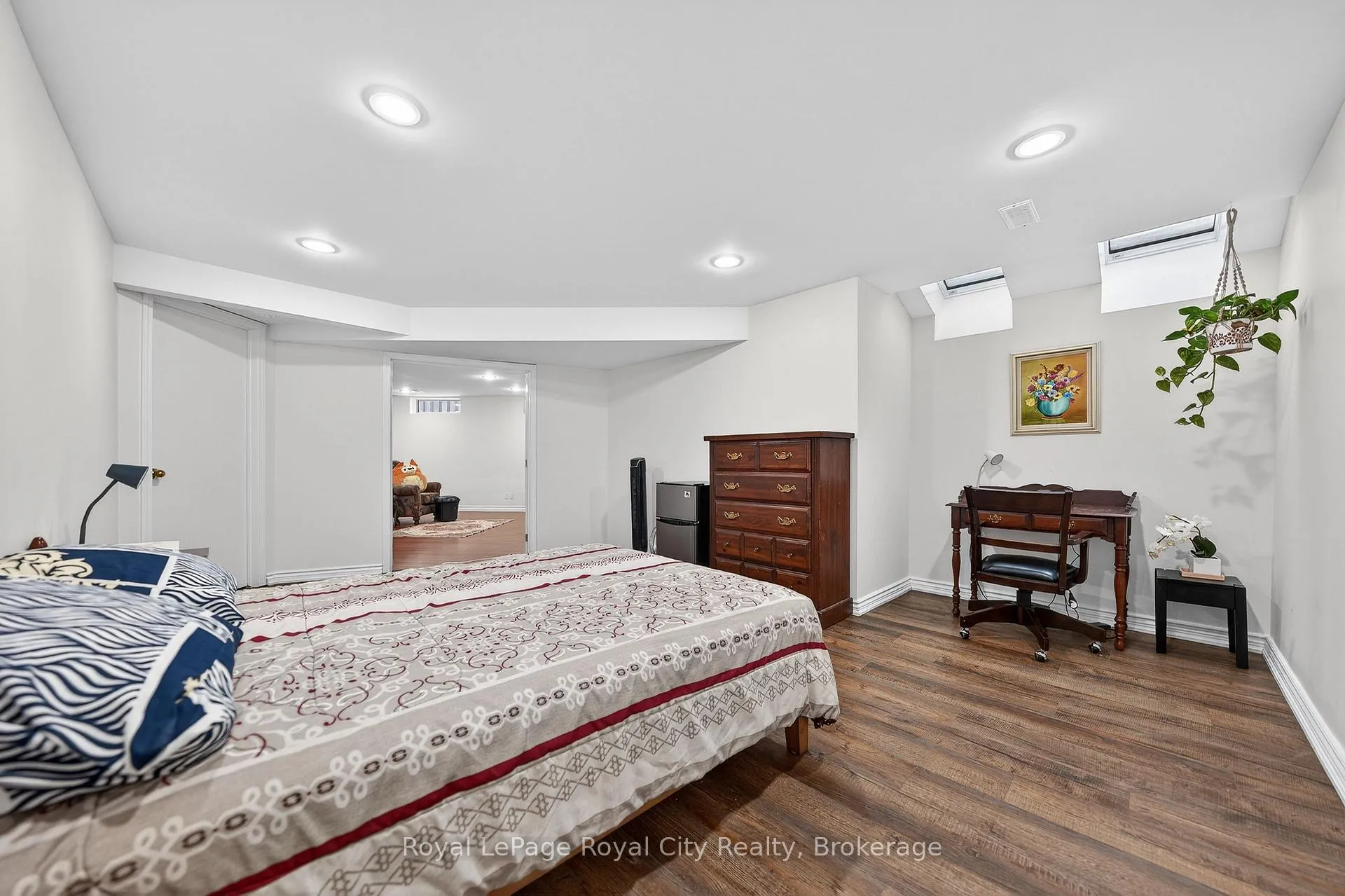 Photo 34 of 306 Imperial Road S, Guelph, Willow West/Sugarbush/West Acres — HOMEH