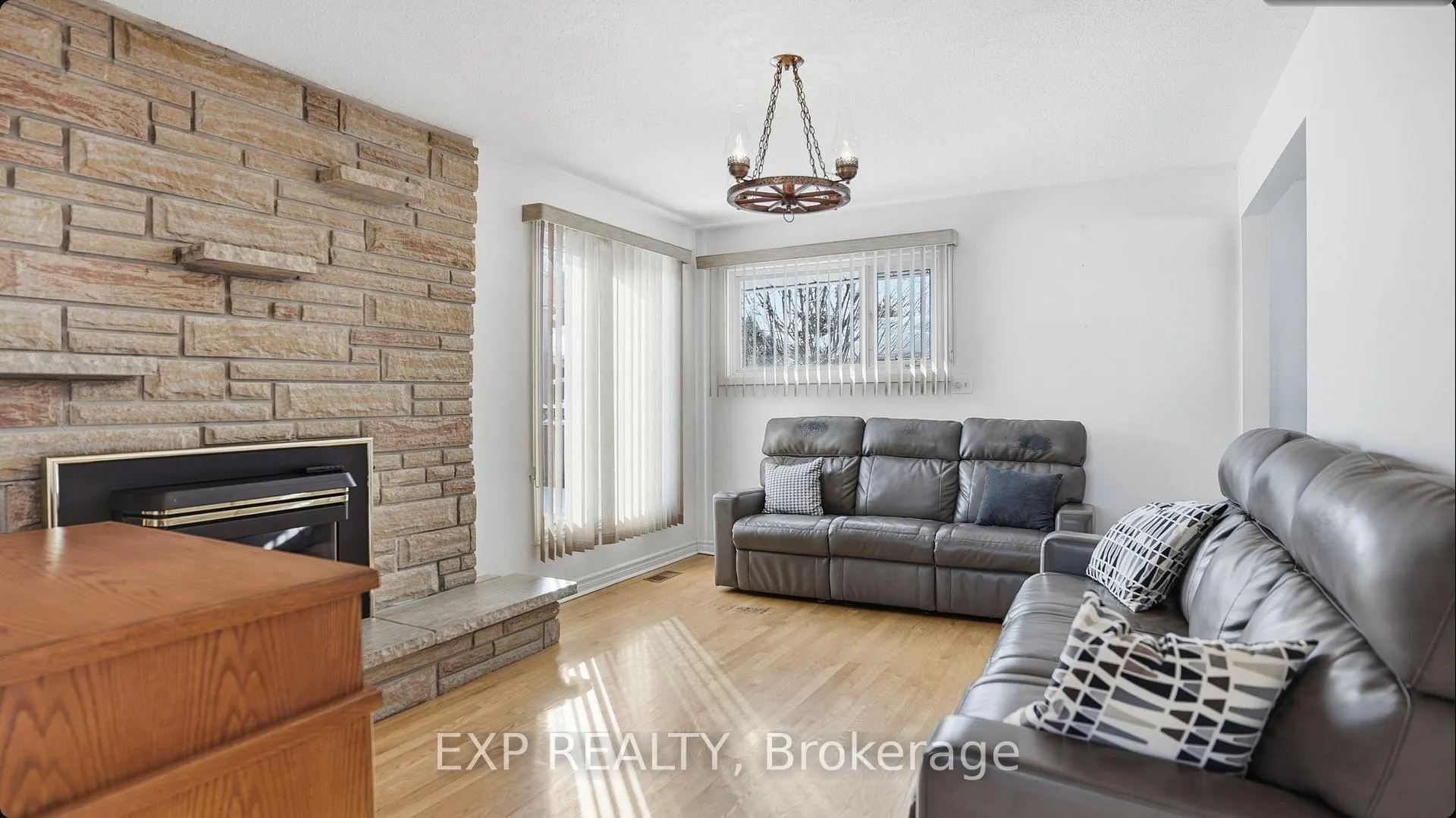 Photo 15 of 20 Wallford Way, Ottawa, City View/Skyline/Fisher Heights/Parkwood Hills — HOMEH