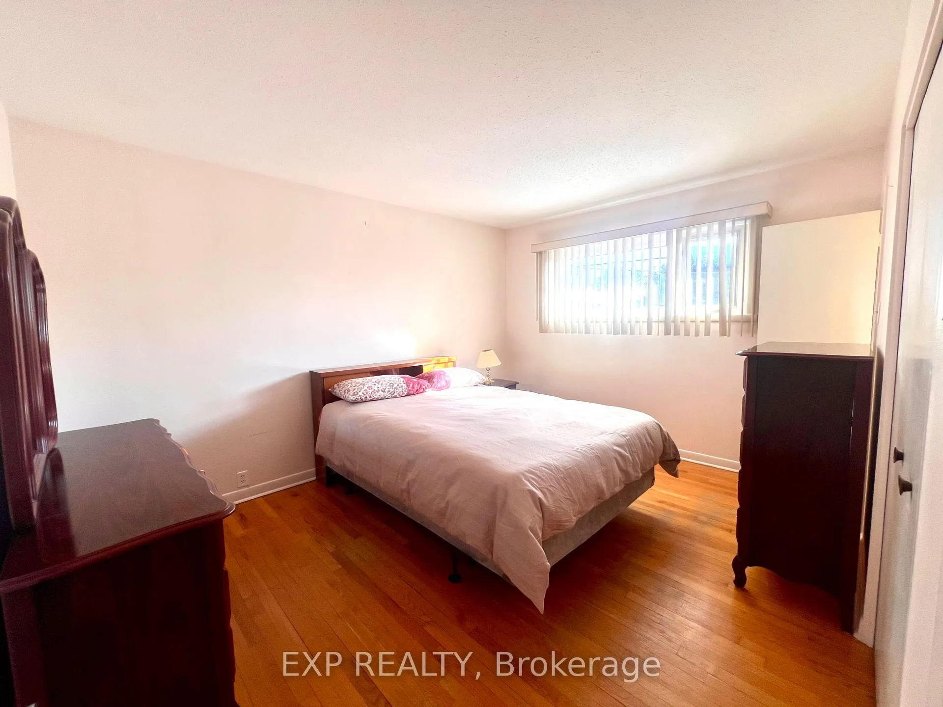 Photo 20 of 20 Wallford Way, Ottawa, City View/Skyline/Fisher Heights/Parkwood Hills — HOMEH