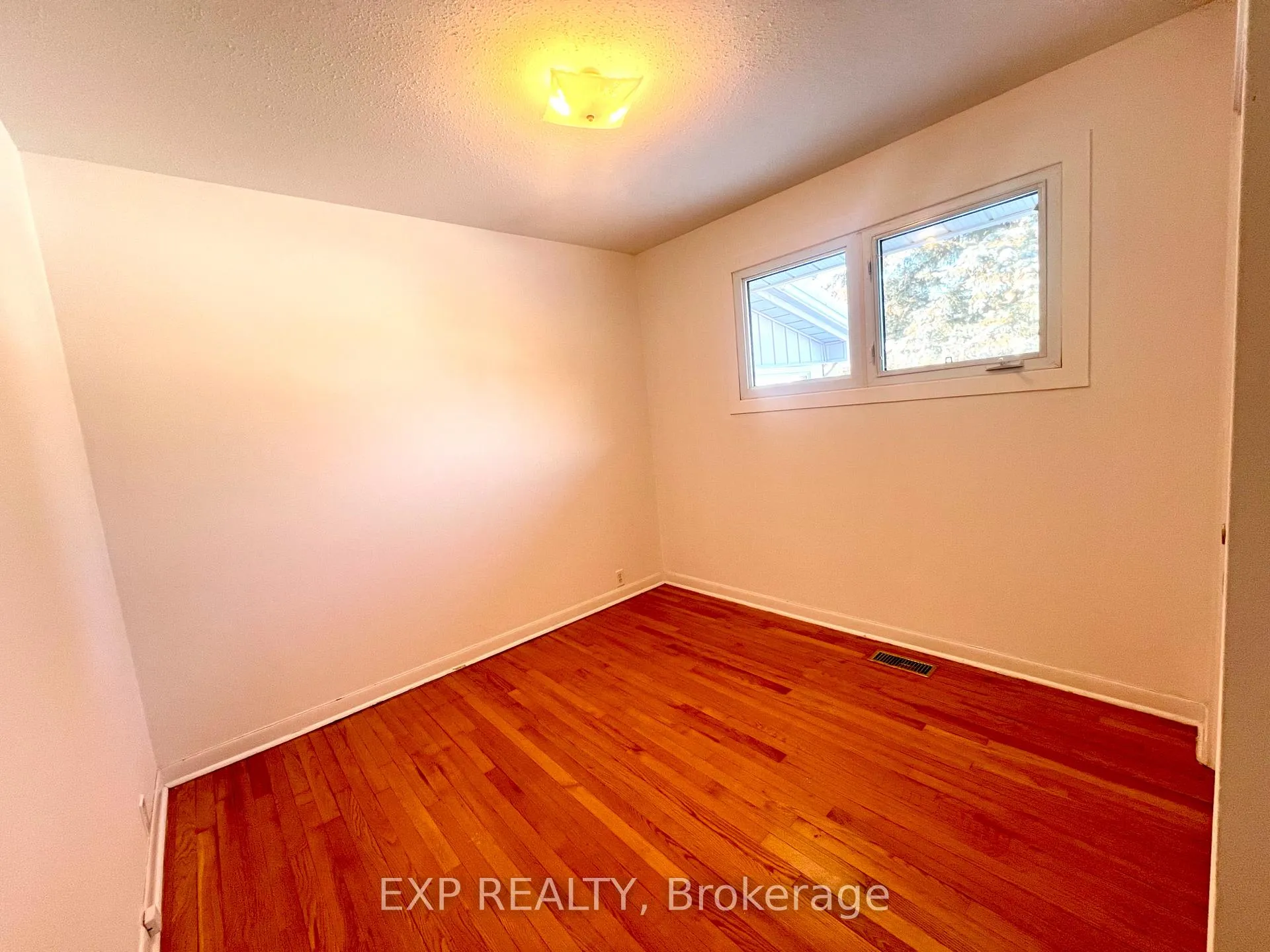 Photo 26 of 20 Wallford Way, Ottawa, City View/Skyline/Fisher Heights/Parkwood Hills — HOMEH
