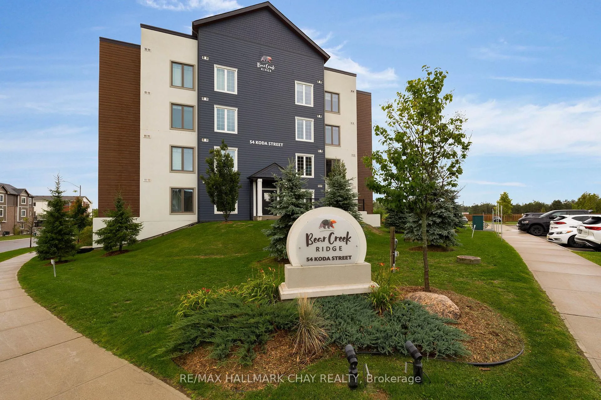 Photo 2 of Unit 301, 54 Koda Street, Barrie, Rural Barrie Southwest — HOMEH