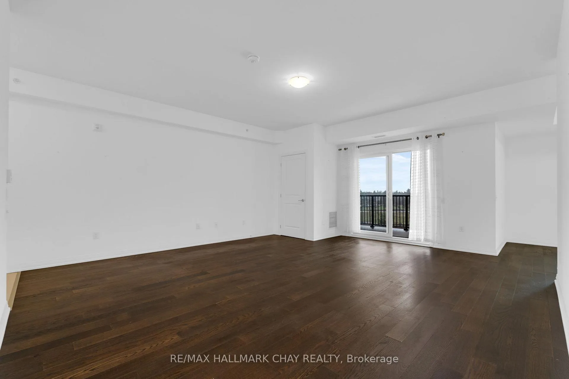 Photo 6 of Unit 301, 54 Koda Street, Barrie, Rural Barrie Southwest — HOMEH