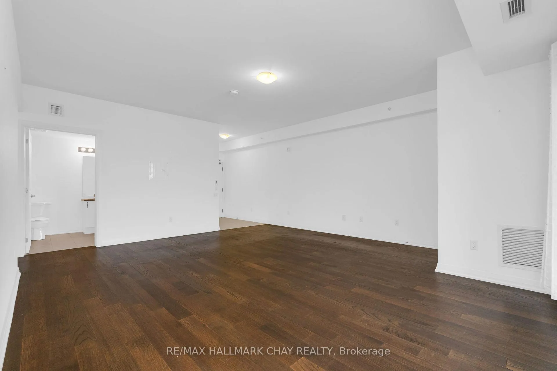 Photo 7 of Unit 301, 54 Koda Street, Barrie, Rural Barrie Southwest — HOMEH