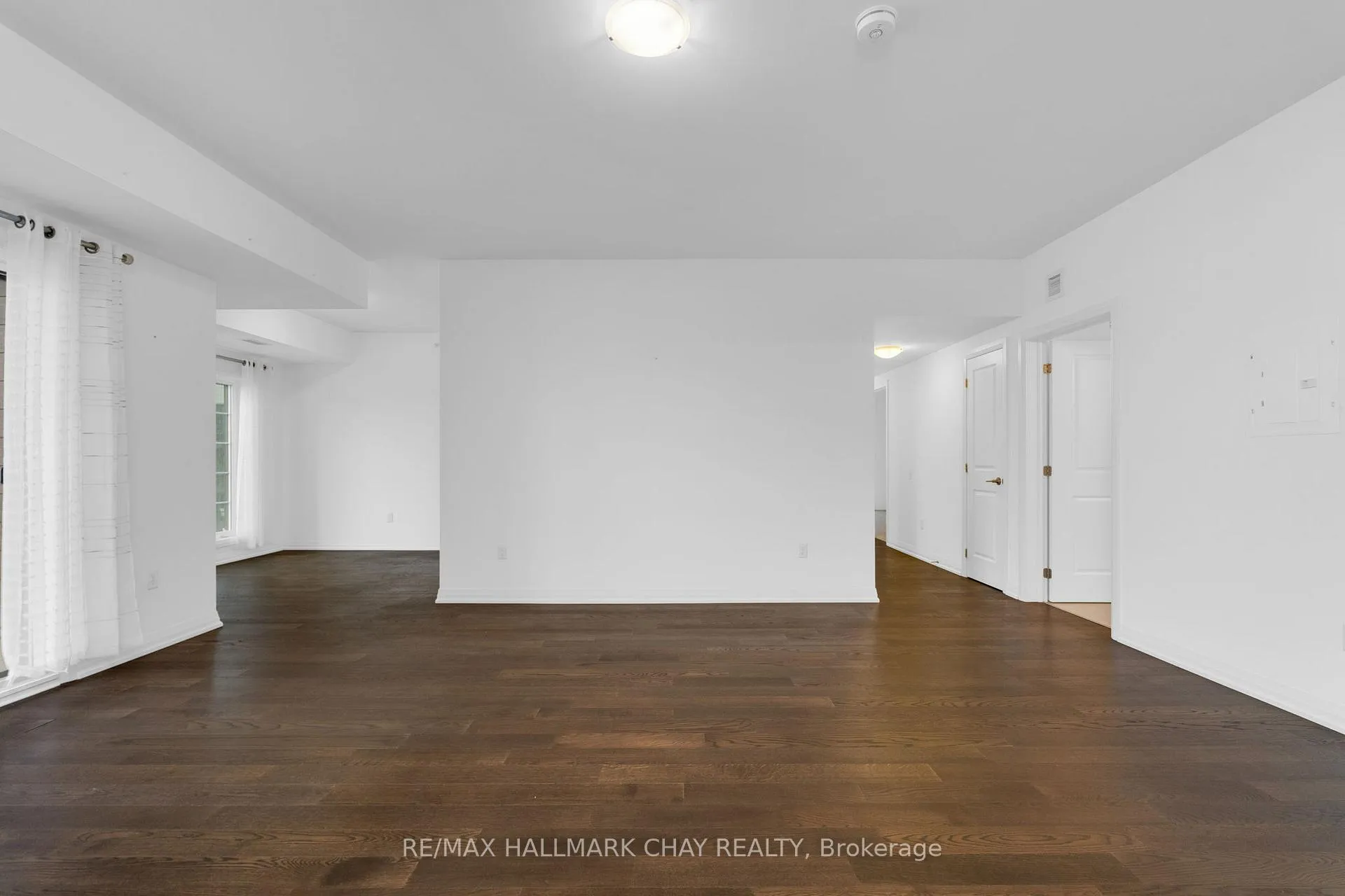 Photo 8 of Unit 301, 54 Koda Street, Barrie, Rural Barrie Southwest — HOMEH
