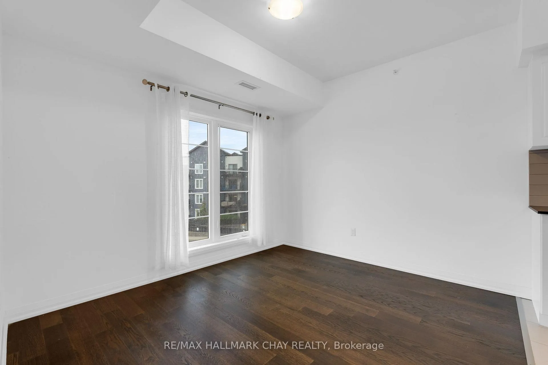 Photo 9 of Unit 301, 54 Koda Street, Barrie, Rural Barrie Southwest — HOMEH