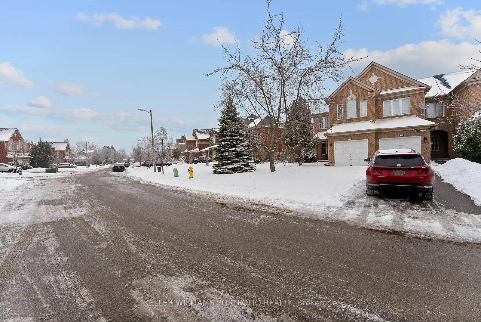 Photo 2 of 31 Craddock Street, Vaughan, Maple — HOMEH