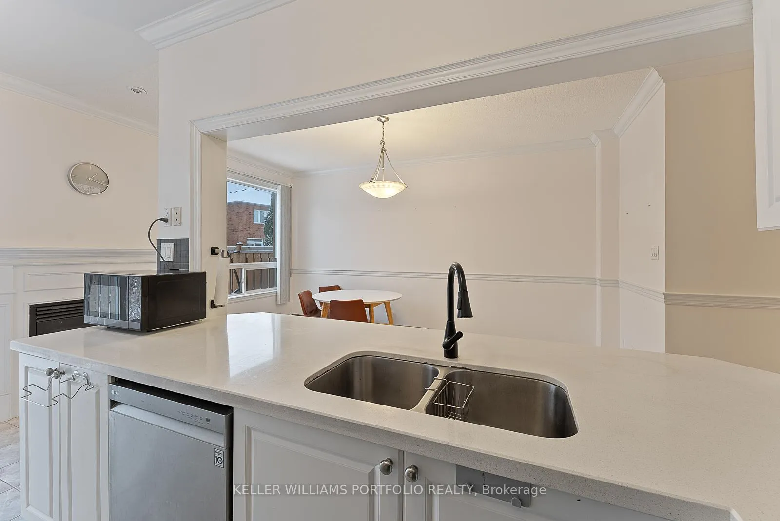 Photo 17 of 31 Craddock Street, Vaughan, Maple — HOMEH