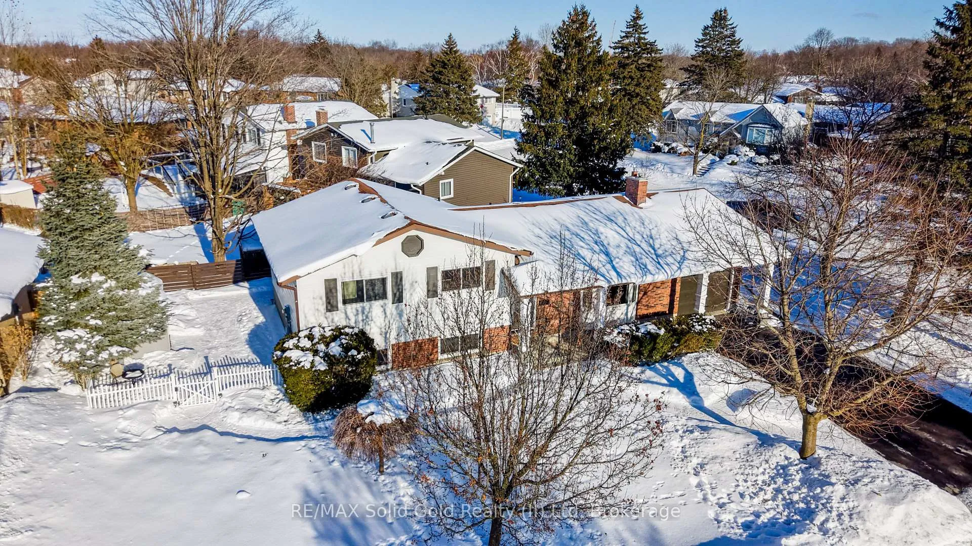 Photo 3 of 322 Daleview Place, Waterloo — HOMEH