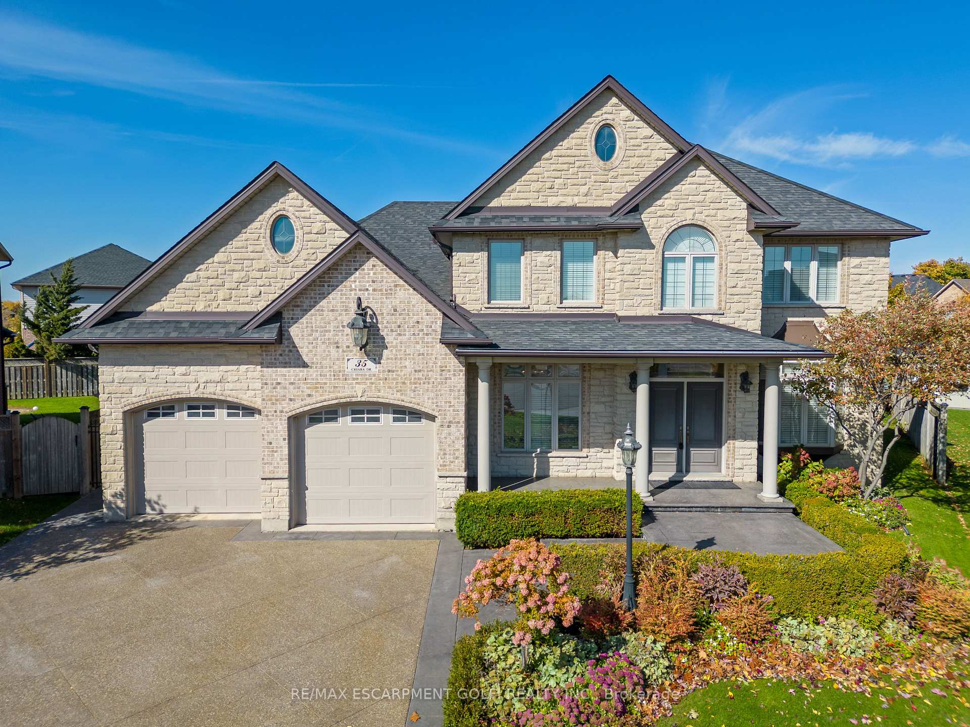 Photo 1 of 35 Chiara Drive, Hamilton, Stoney Creek — HOMEH