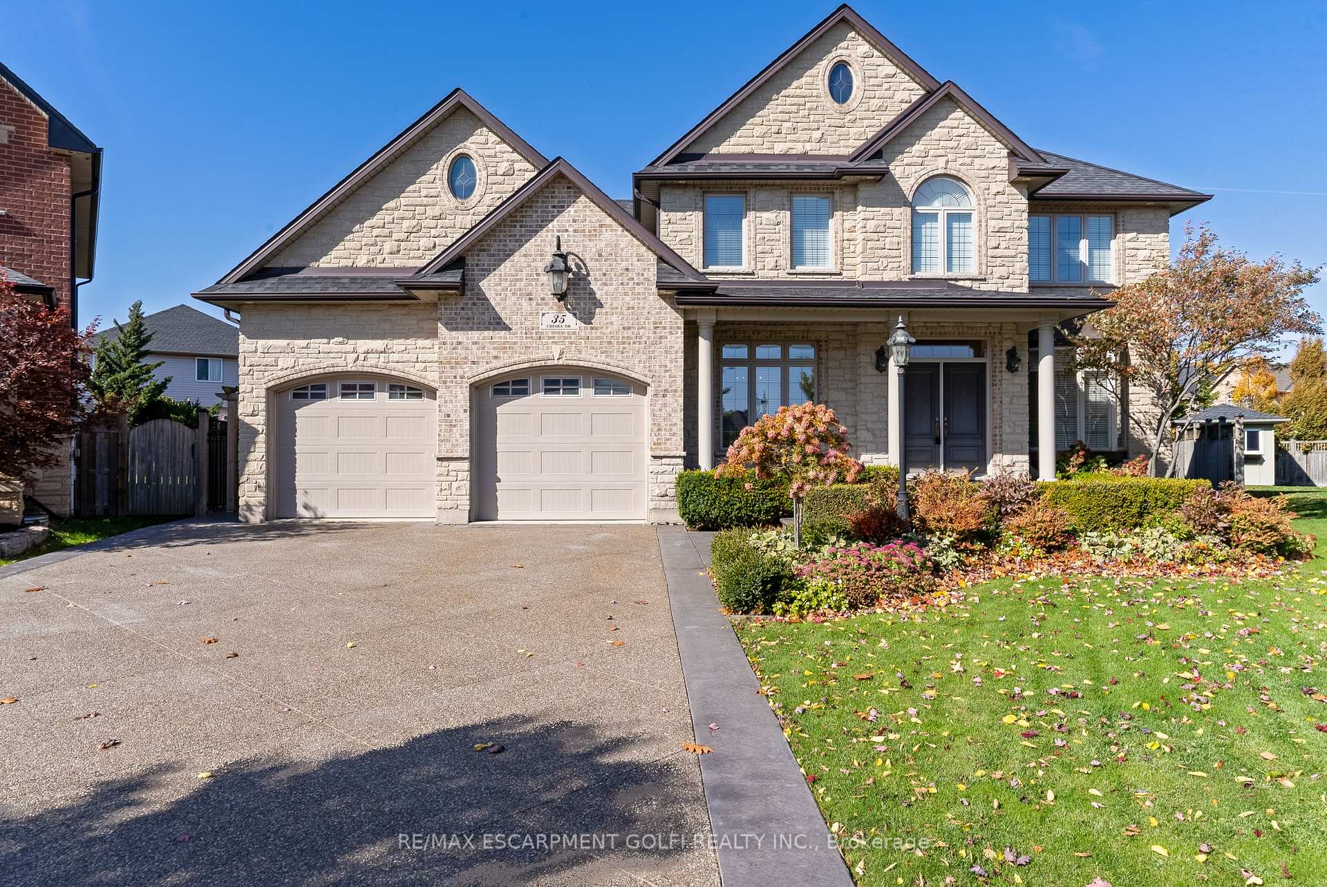 Photo 2 of 35 Chiara Drive, Hamilton, Stoney Creek — HOMEH