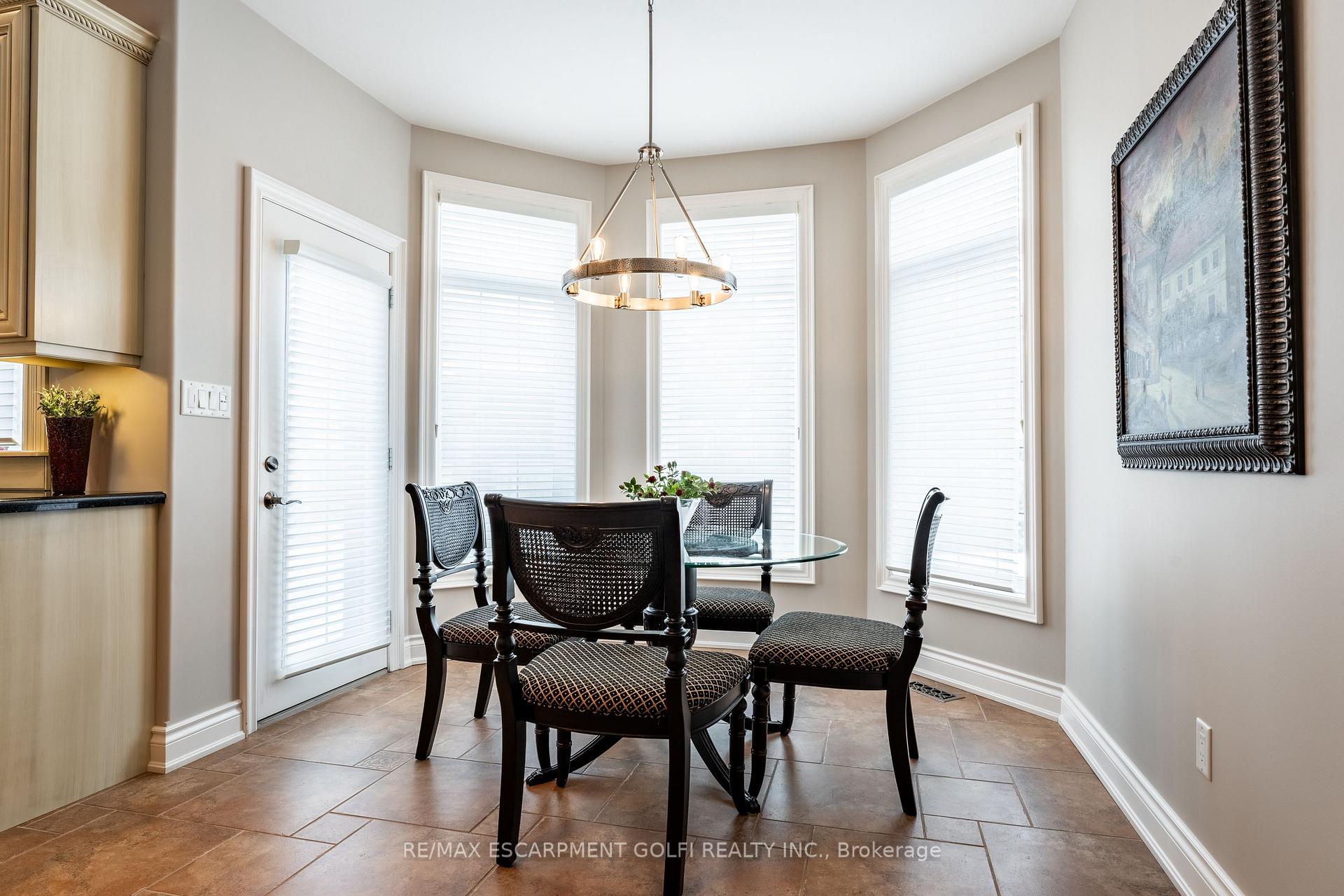 Photo 11 of 35 Chiara Drive, Hamilton, Stoney Creek — HOMEH