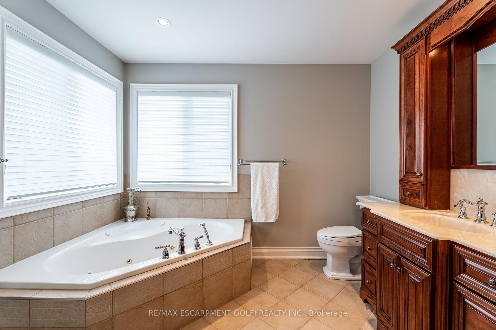 Photo 19 of 35 Chiara Drive, Hamilton, Stoney Creek — HOMEH