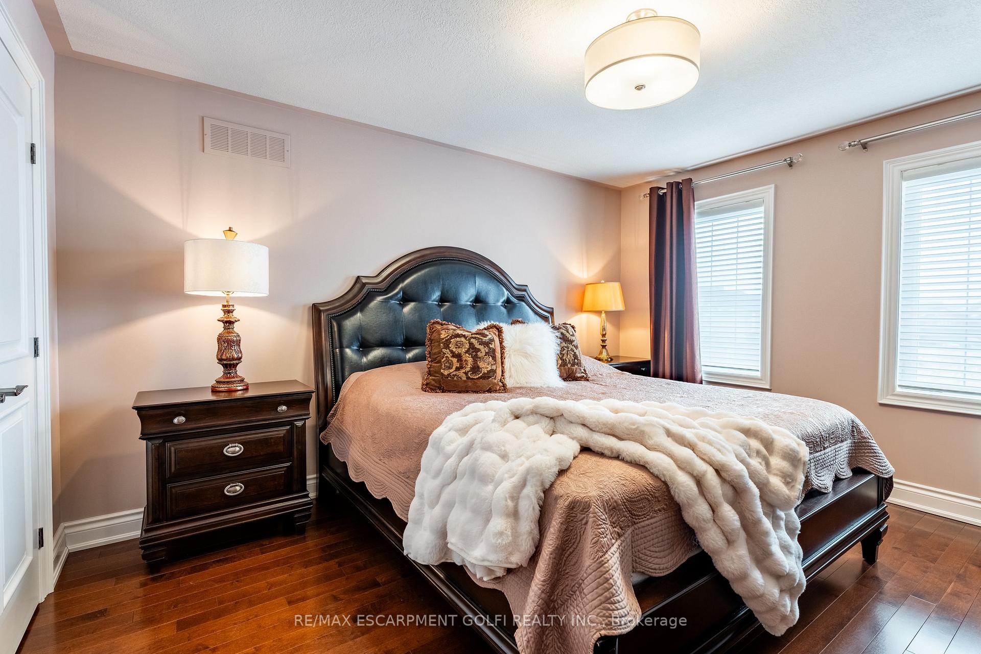 Photo 21 of 35 Chiara Drive, Hamilton, Stoney Creek — HOMEH