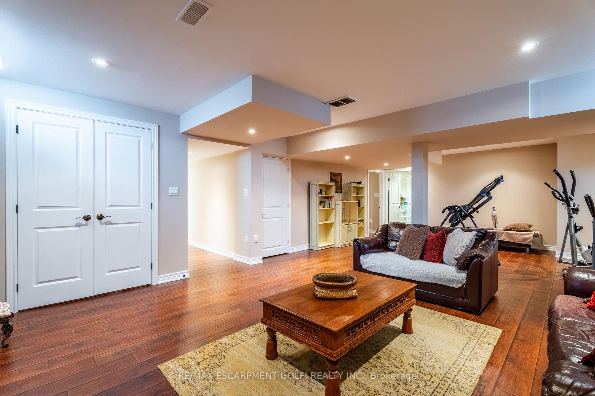 Photo 31 of 35 Chiara Drive, Hamilton, Stoney Creek — HOMEH